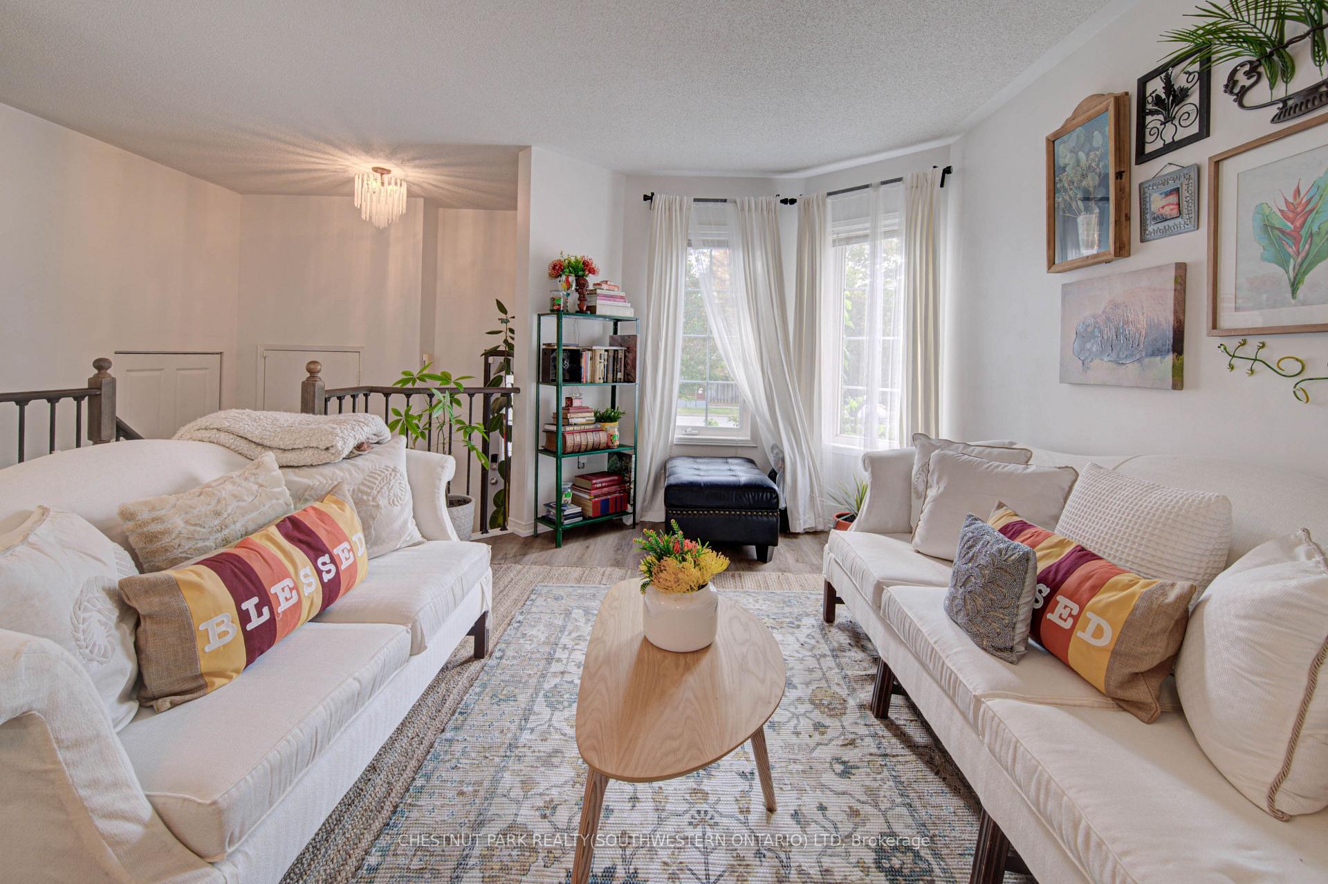 Photo 7 of 317 Christopher Drive, Cambridge, Christopher-Champlain — HOMEH
