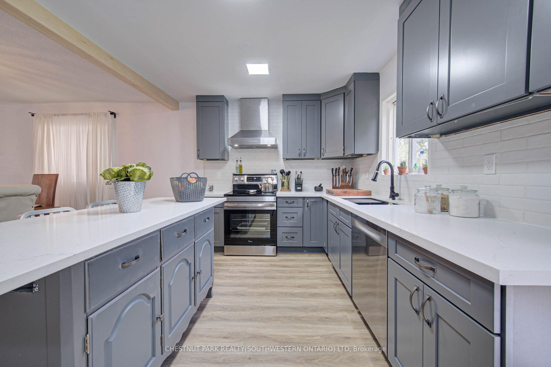 Photo 13 of 317 Christopher Drive, Cambridge, Christopher-Champlain — HOMEH