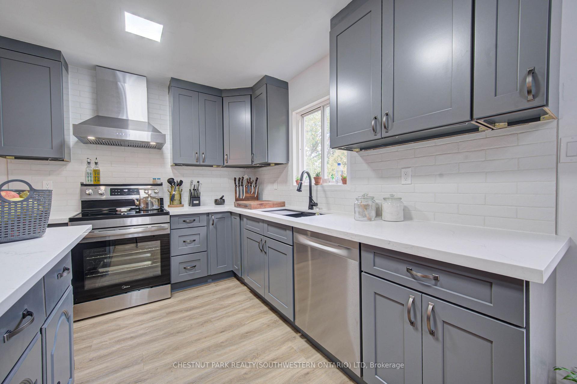 Photo 14 of 317 Christopher Drive, Cambridge, Christopher-Champlain — HOMEH