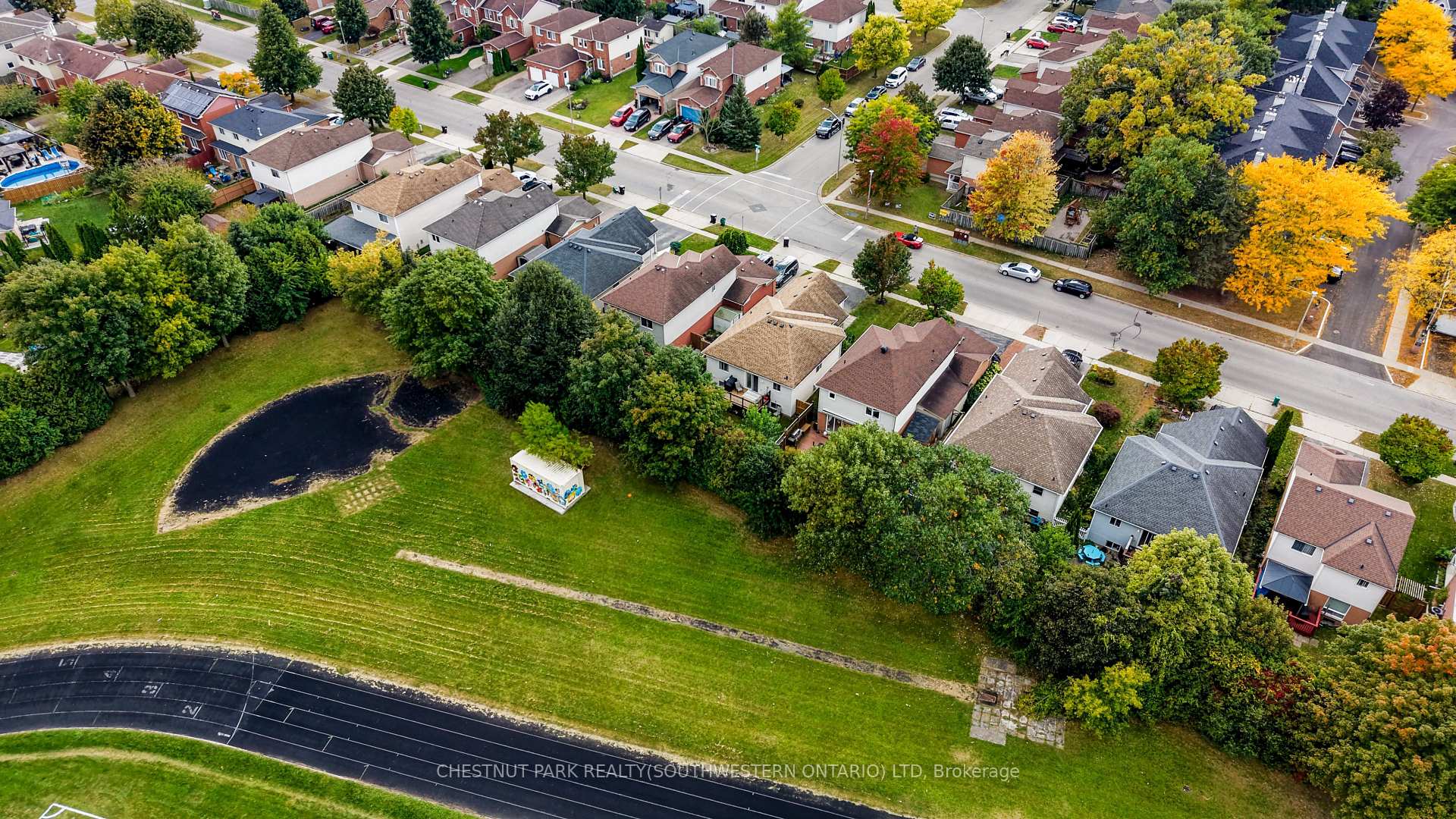 Photo 36 of 317 Christopher Drive, Cambridge, Christopher-Champlain — HOMEH