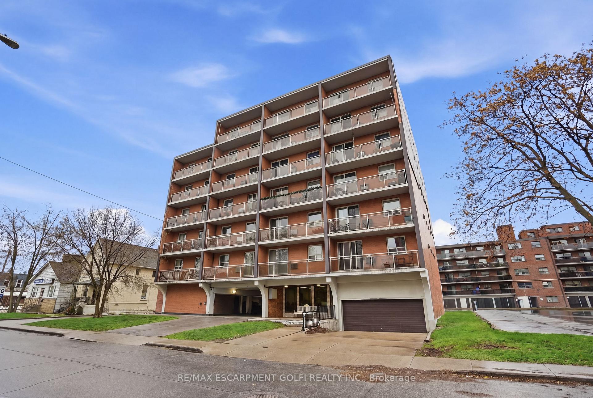 Photo 2 of Unit 401, 30 Summit Avenue, Hamilton, Burkholme — HOMEH