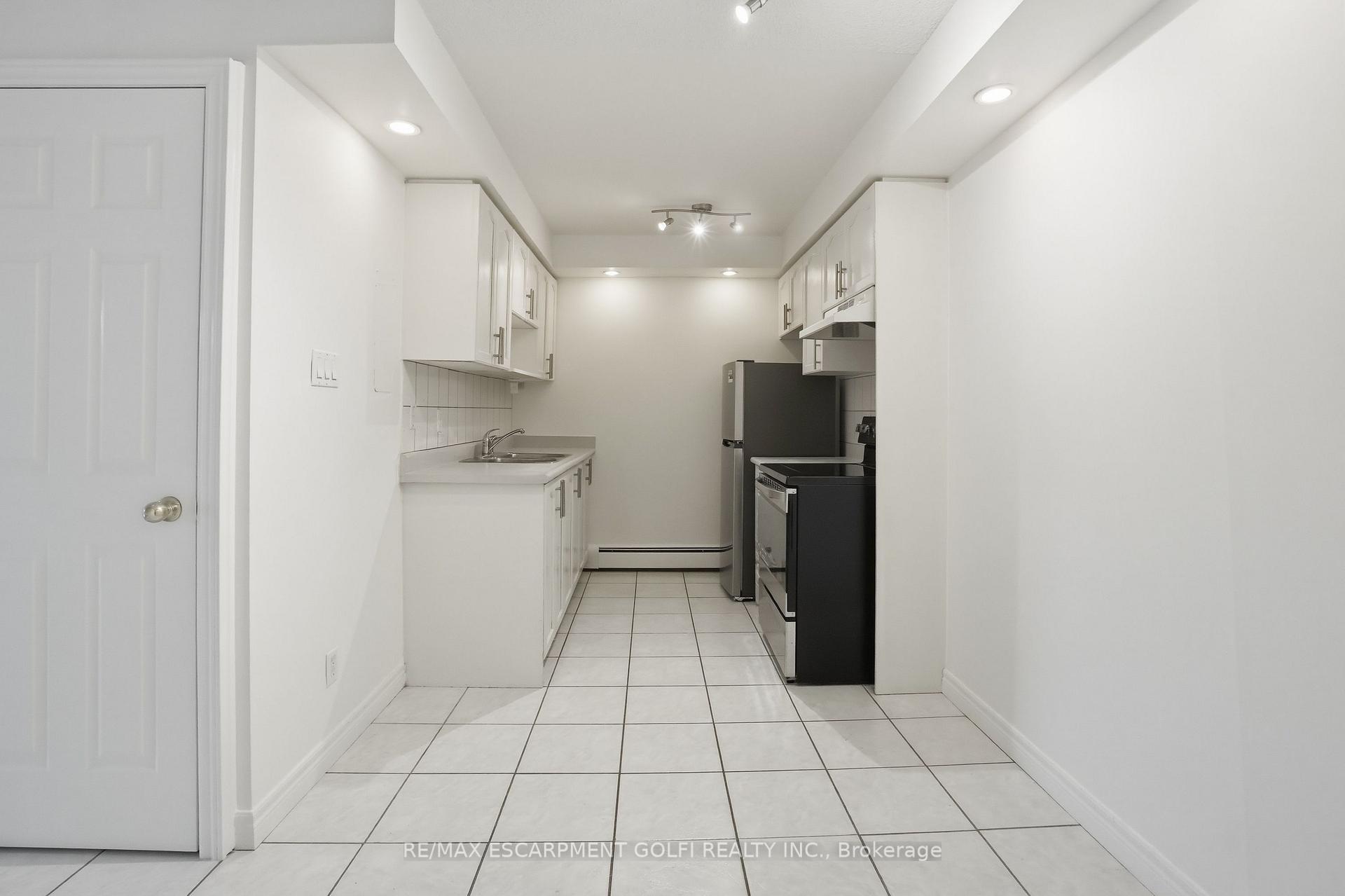 Photo 6 of Unit 401, 30 Summit Avenue, Hamilton, Burkholme — HOMEH