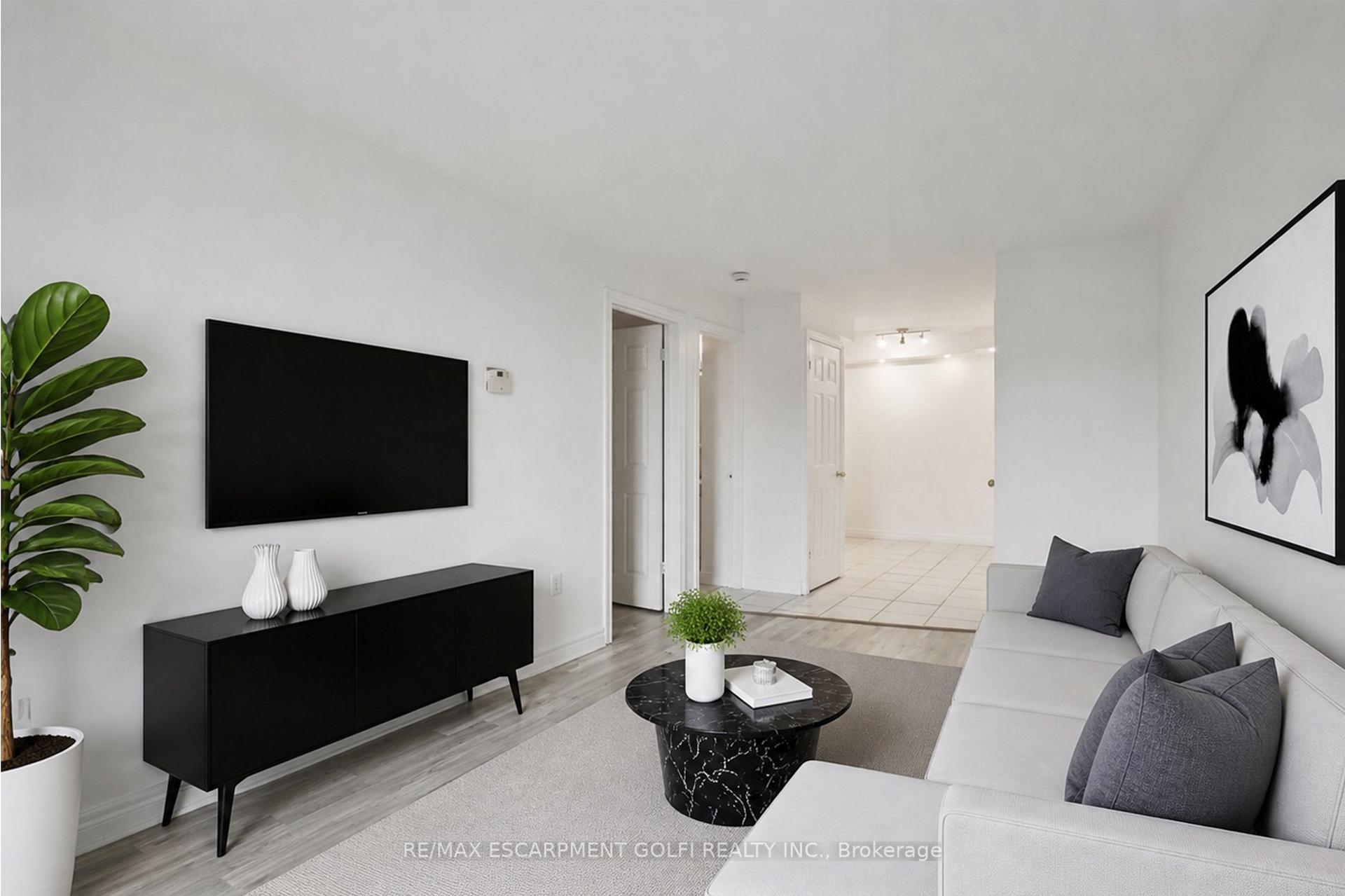 Photo 12 of Unit 401, 30 Summit Avenue, Hamilton, Burkholme — HOMEH