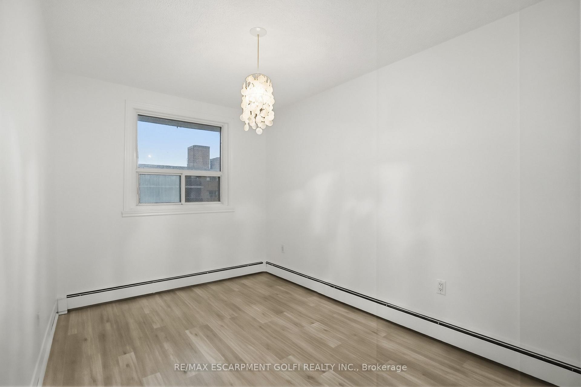 Photo 16 of Unit 401, 30 Summit Avenue, Hamilton, Burkholme — HOMEH