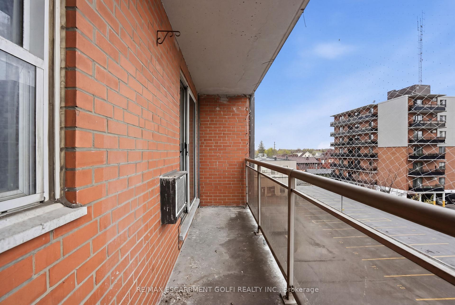 Photo 18 of Unit 401, 30 Summit Avenue, Hamilton, Burkholme — HOMEH