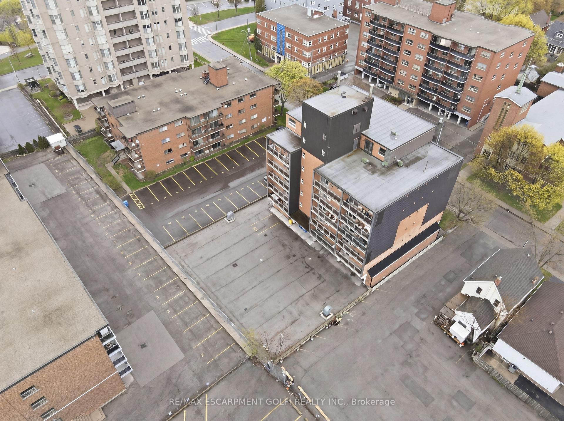 Photo 21 of Unit 401, 30 Summit Avenue, Hamilton, Burkholme — HOMEH
