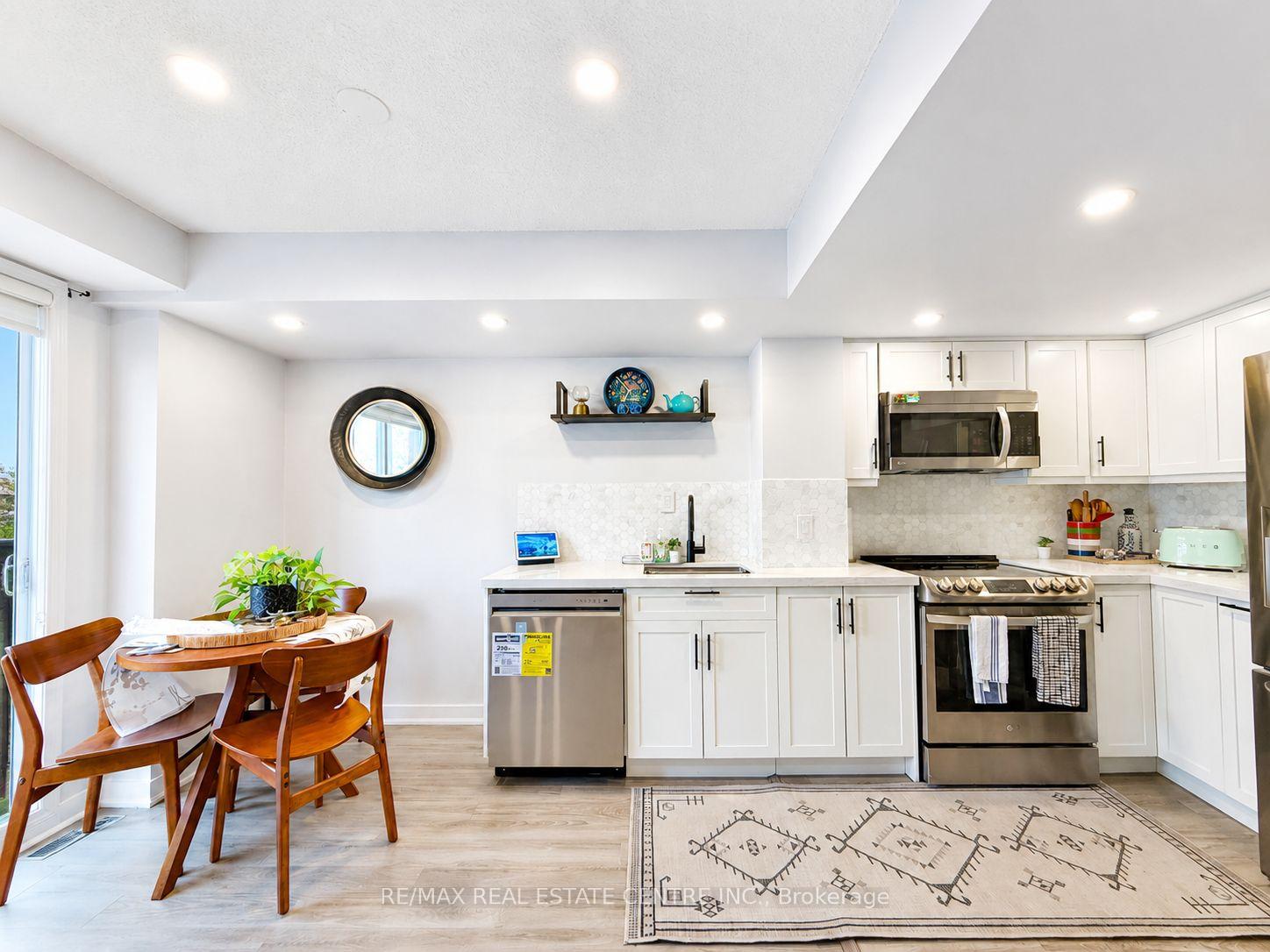 Photo of Unit 920, 16 Laidlaw Street
