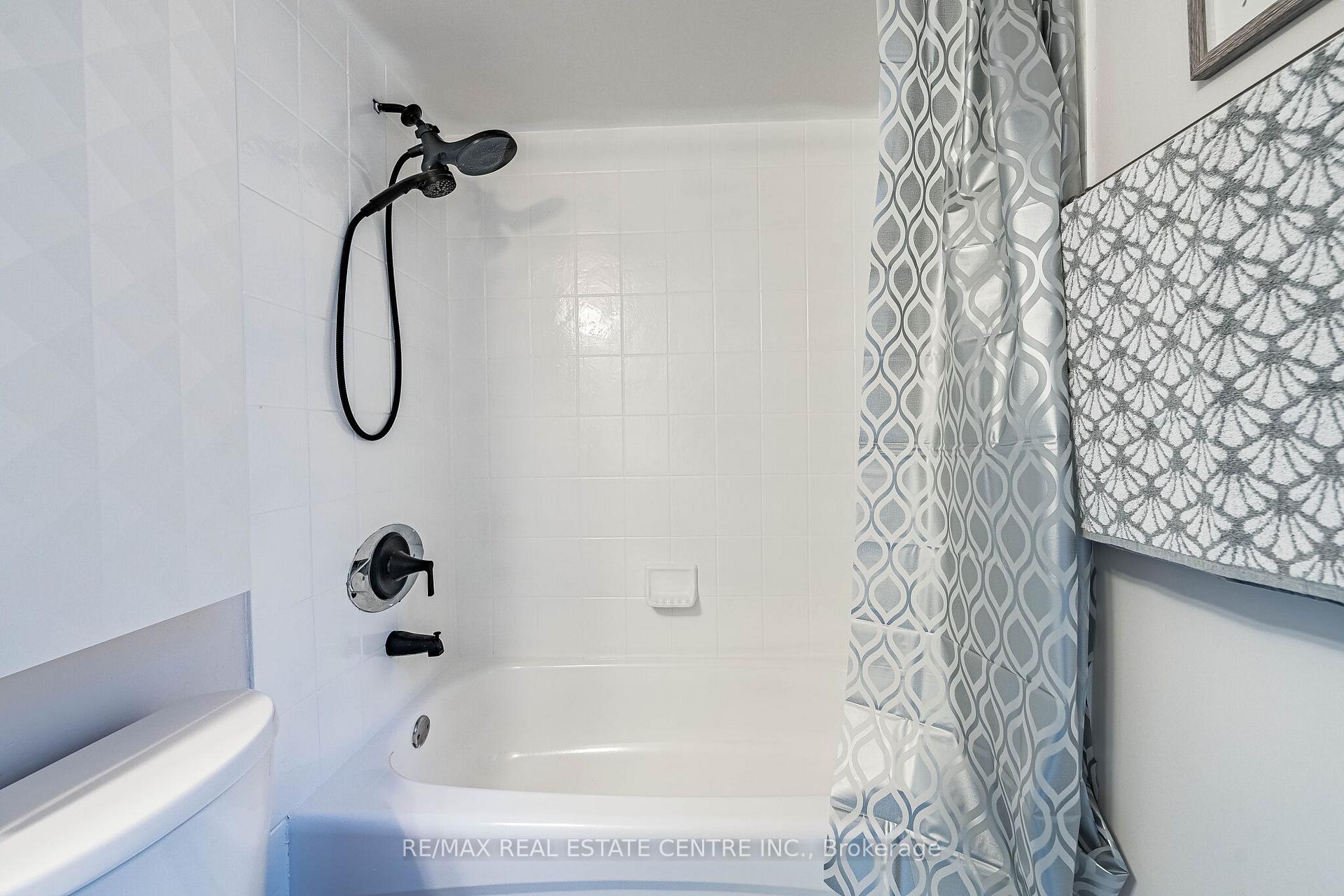 Photo 10 of Unit 920, 16 Laidlaw Street, Toronto, South Parkdale — HOMEH