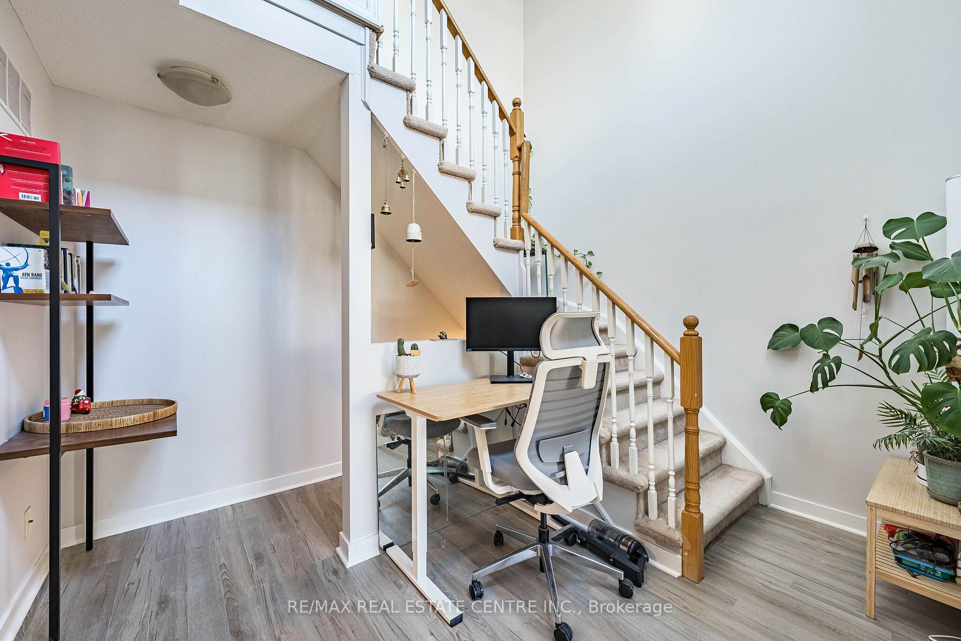 Photo 12 of Unit 920, 16 Laidlaw Street, Toronto, South Parkdale — HOMEH