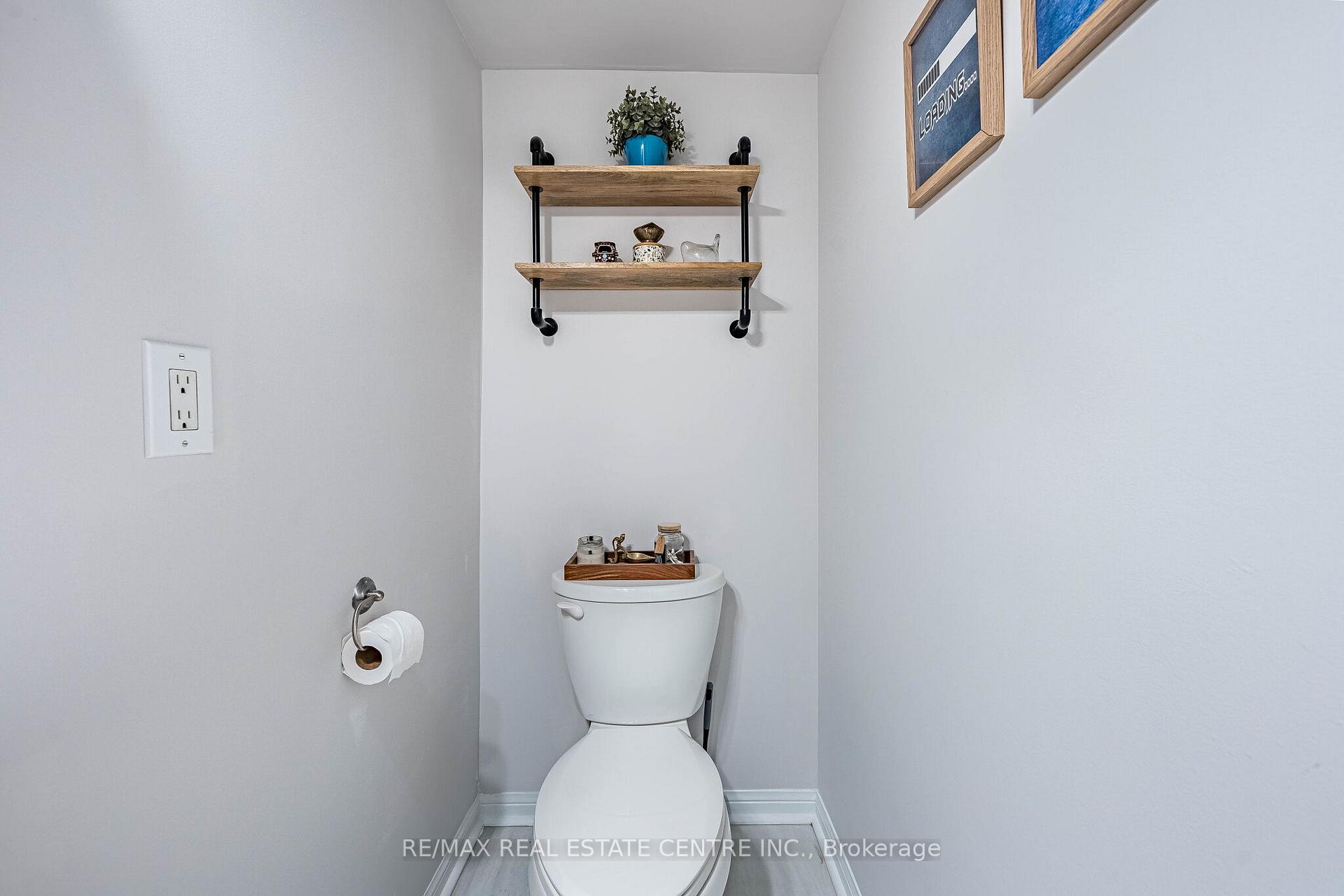 Photo 15 of Unit 920, 16 Laidlaw Street, Toronto, South Parkdale — HOMEH