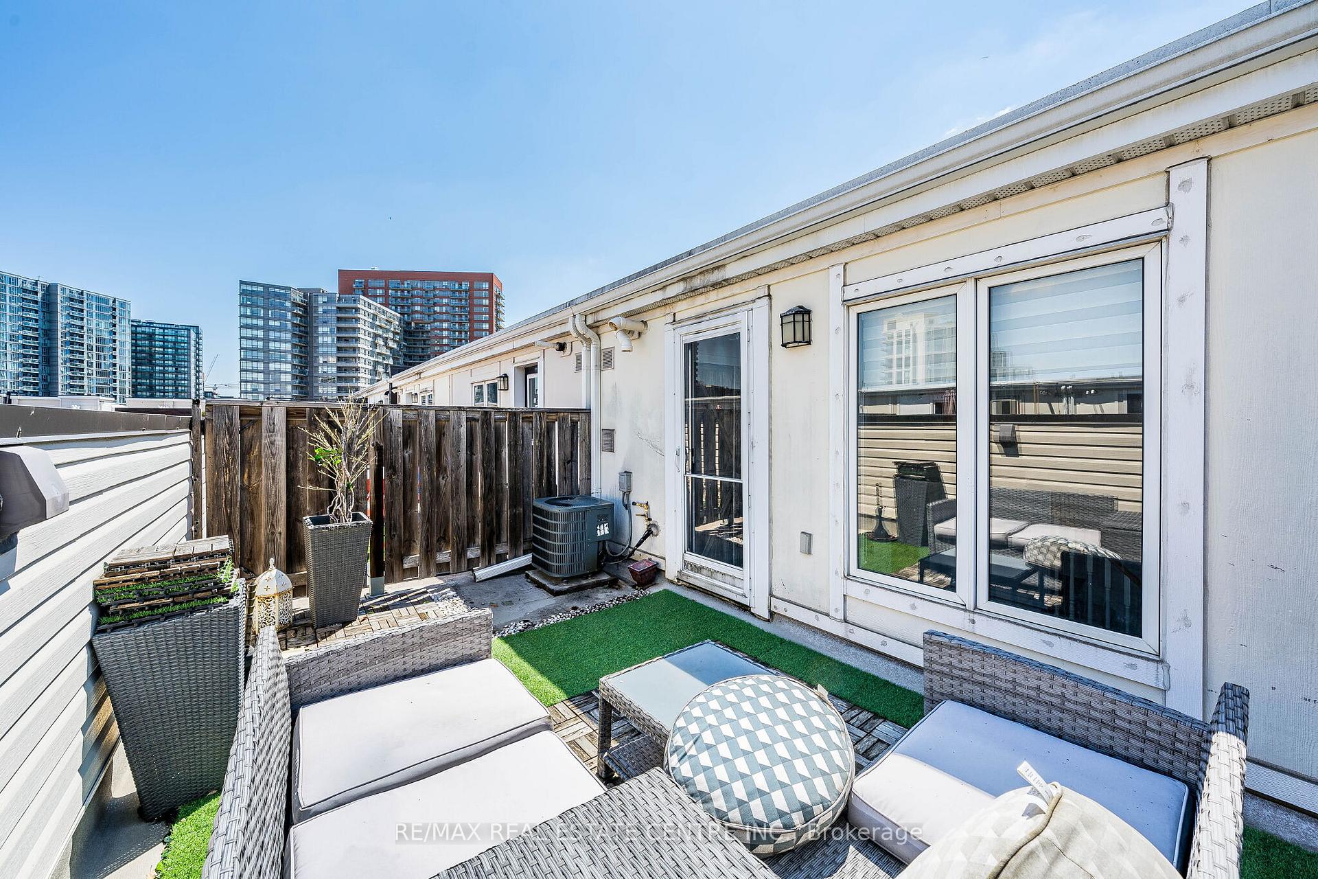 Photo 26 of Unit 920, 16 Laidlaw Street, Toronto, South Parkdale — HOMEH