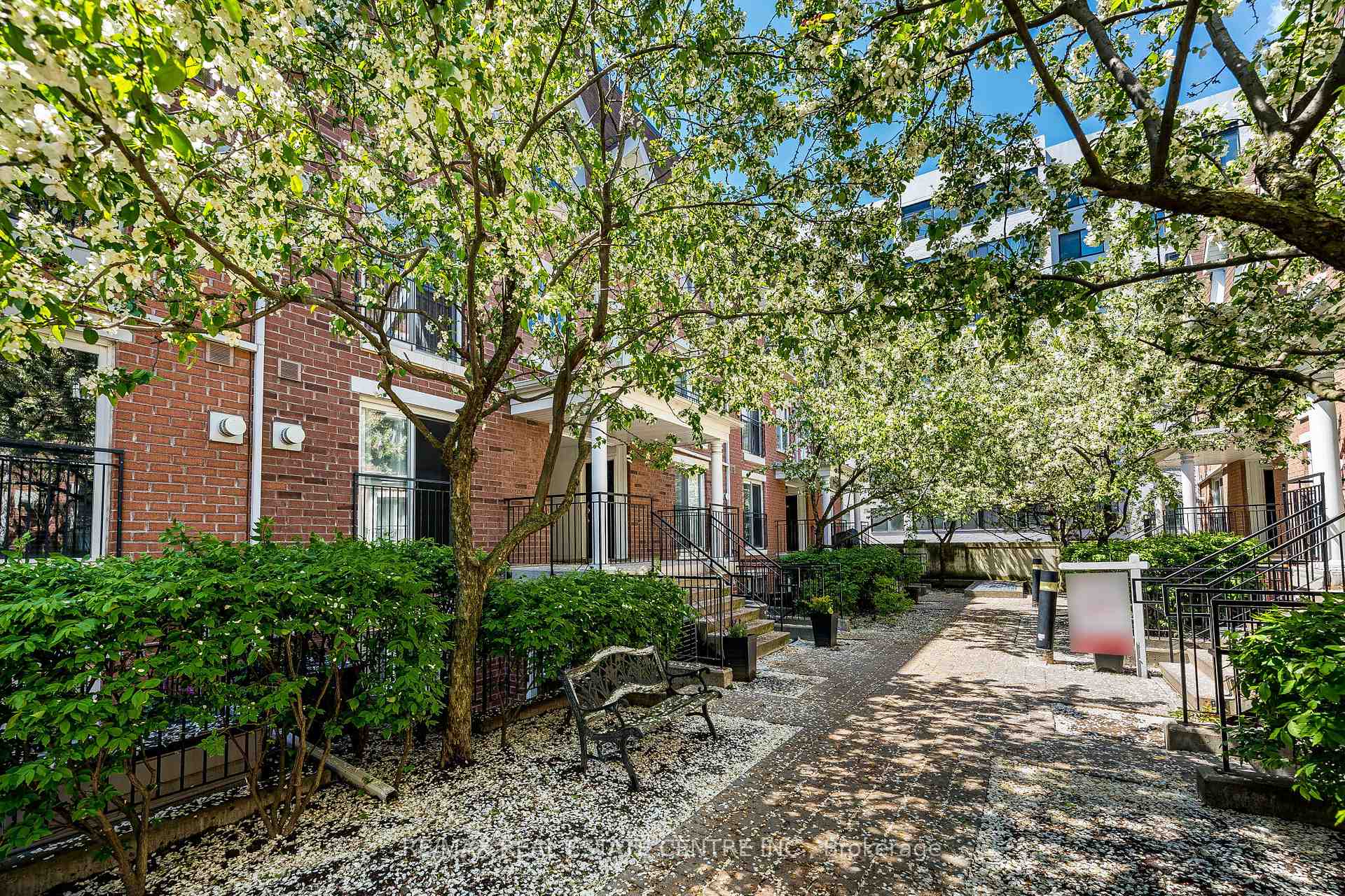 Photo 32 of Unit 920, 16 Laidlaw Street, Toronto, South Parkdale — HOMEH