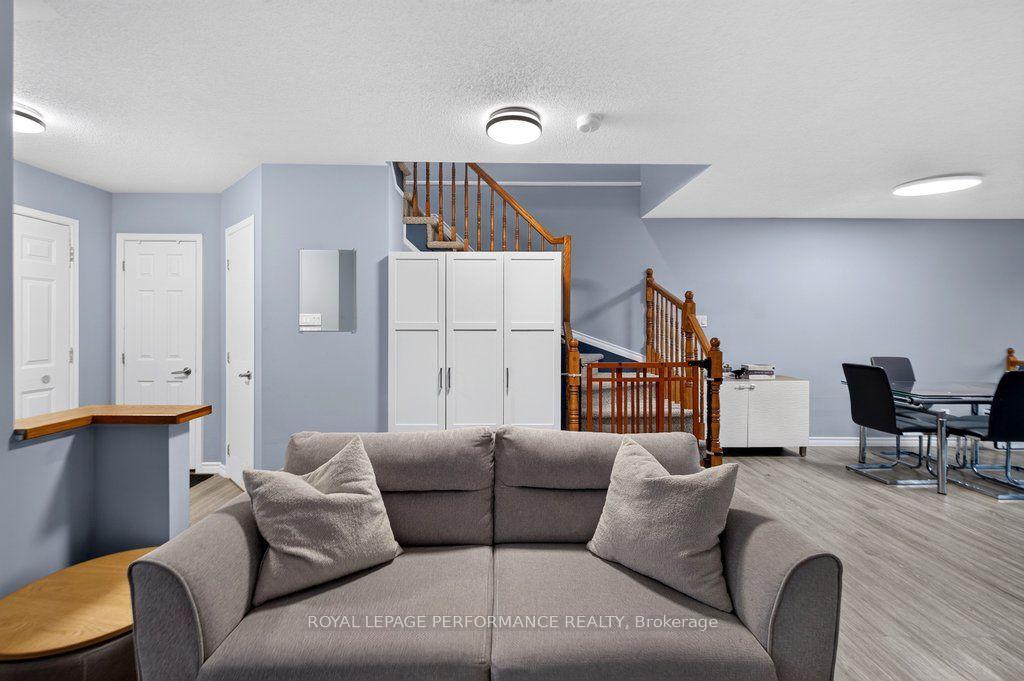 Photo 9 of 823 Nesting Way, Ottawa, Fallingbrook/Gardenway South — HOMEH