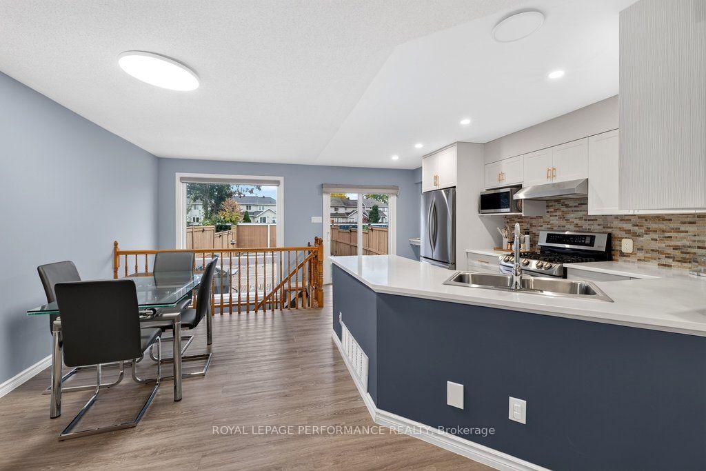 Photo 12 of 823 Nesting Way, Ottawa, Fallingbrook/Gardenway South — HOMEH