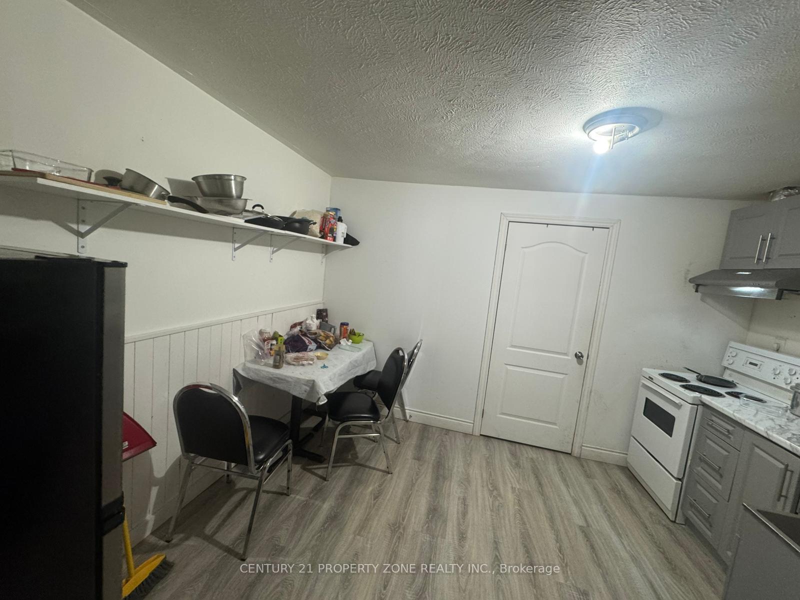 Photo 11 of 25 Robinson Street, Norfolk, Simcoe — HOMEH