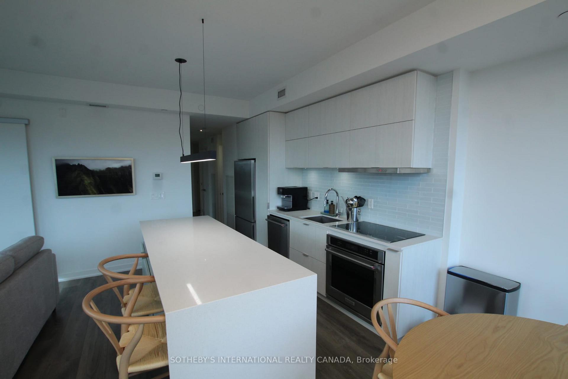 Photo 3 of Unit 1206, 2 St Thomas Street, Toronto, Bay Street Corridor — HOMEH