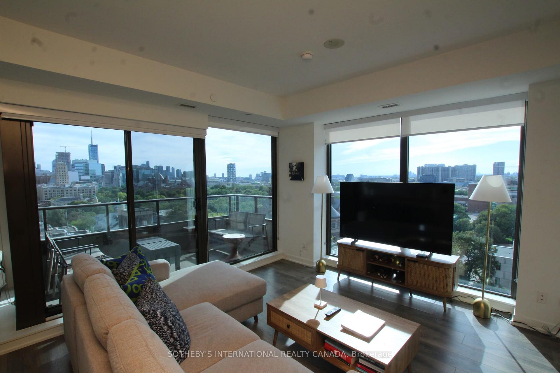 Photo 5 of Unit 1206, 2 St Thomas Street, Toronto, Bay Street Corridor — HOMEH