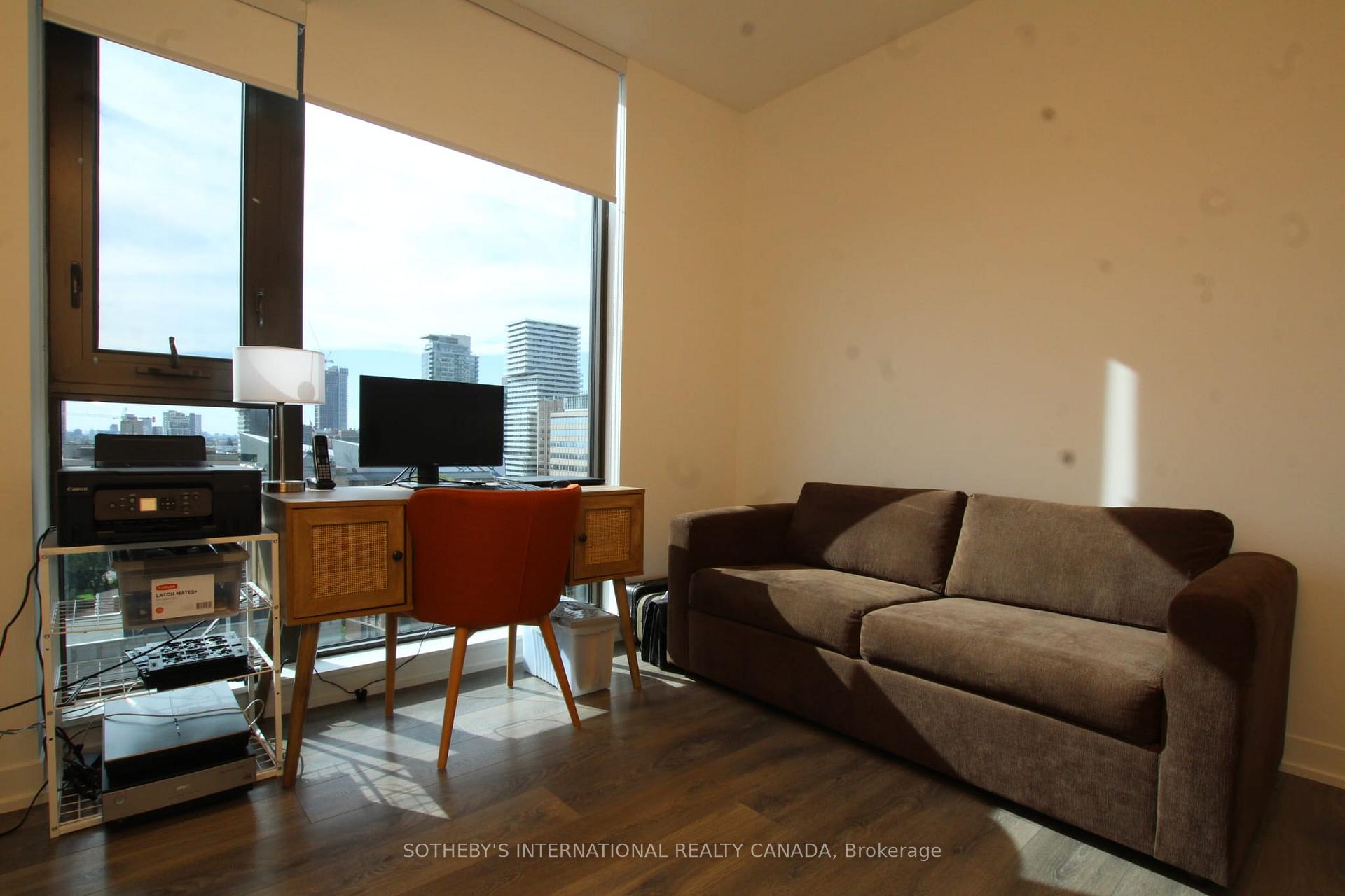 Photo 8 of Unit 1206, 2 St Thomas Street, Toronto, Bay Street Corridor — HOMEH