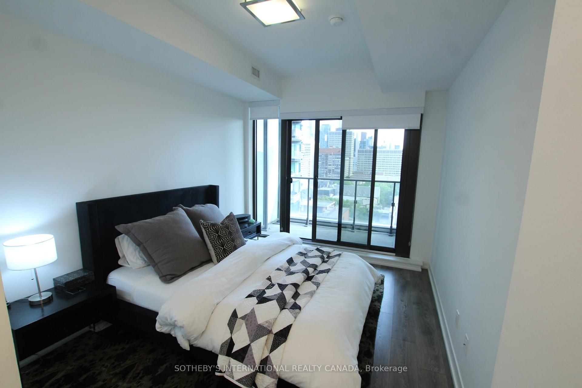 Photo 9 of Unit 1206, 2 St Thomas Street, Toronto, Bay Street Corridor — HOMEH