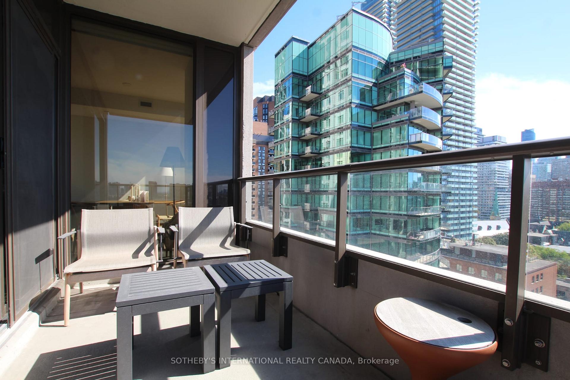 Photo 11 of Unit 1206, 2 St Thomas Street, Toronto, Bay Street Corridor — HOMEH