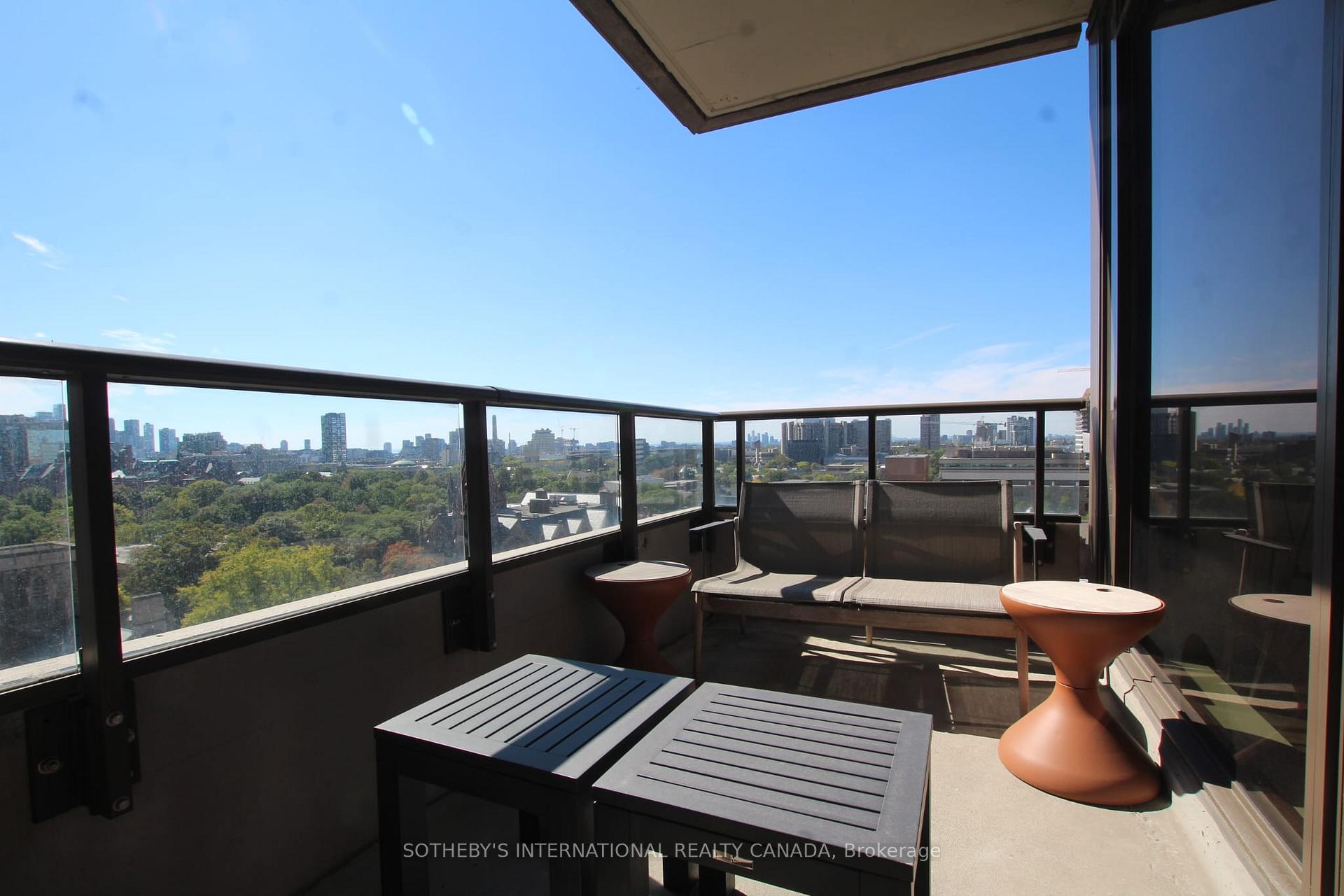 Photo 12 of Unit 1206, 2 St Thomas Street, Toronto, Bay Street Corridor — HOMEH