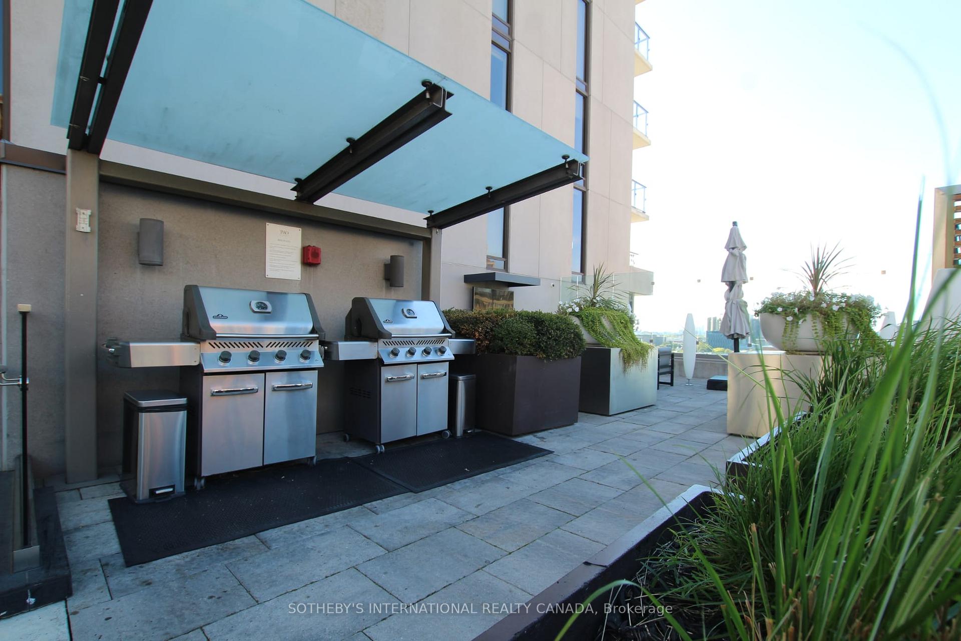 Photo 17 of Unit 1206, 2 St Thomas Street, Toronto, Bay Street Corridor — HOMEH