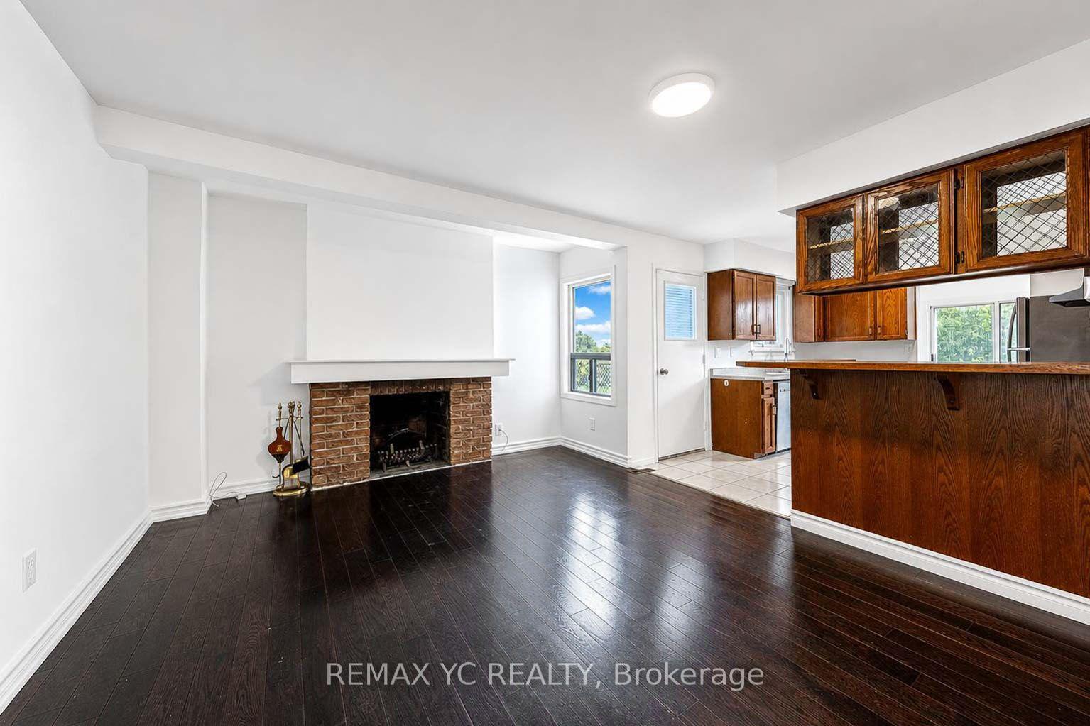Photo 5 of 35 Kitsilano Crescent, Richmond Hill, North Richvale — HOMEH