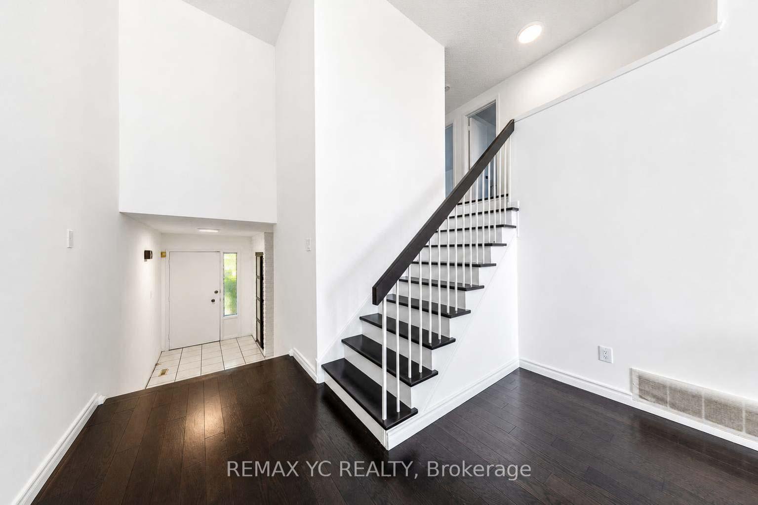 Photo 16 of 35 Kitsilano Crescent, Richmond Hill, North Richvale — HOMEH