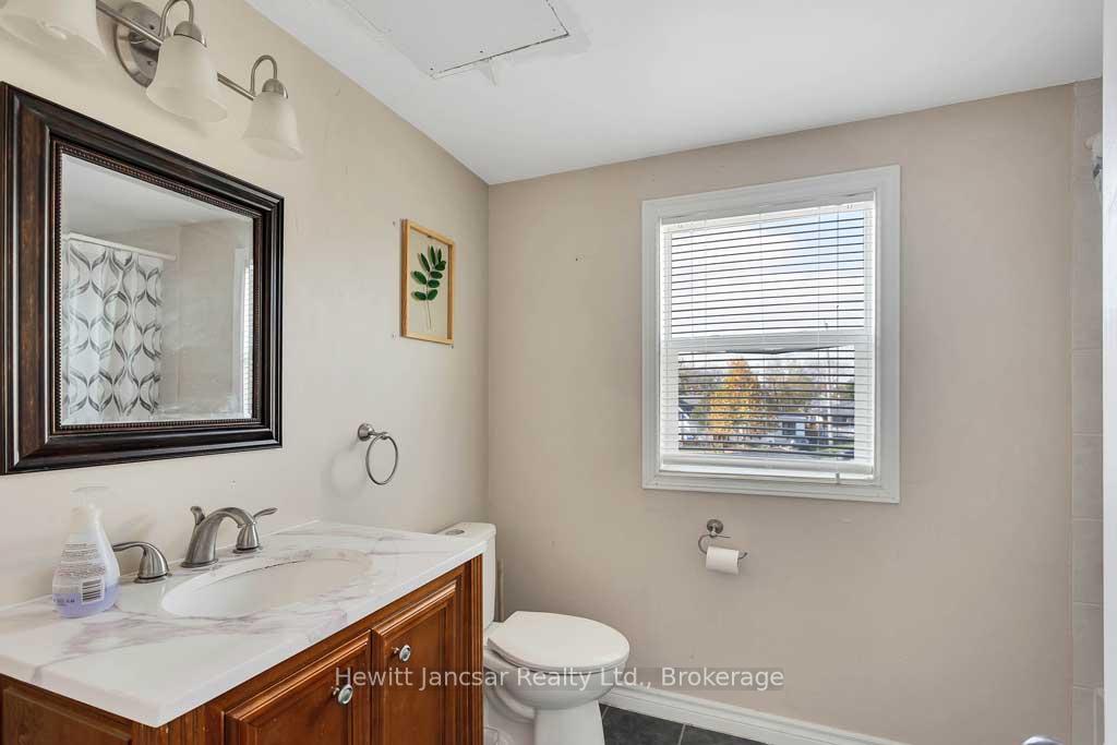 Photo 5 of 797 Hamilton Road, London, East M — HOMEH
