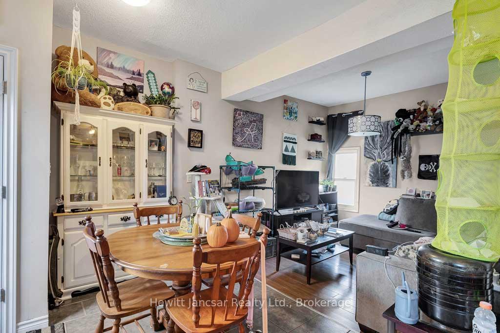 Photo 8 of 797 Hamilton Road, London, East M — HOMEH