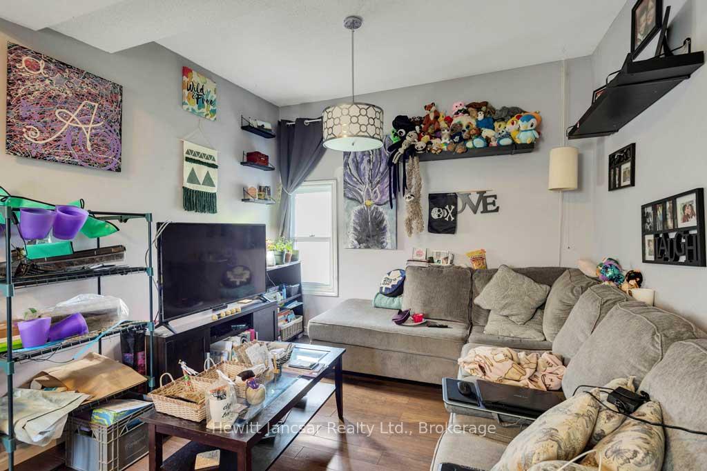 Photo 9 of 797 Hamilton Road, London, East M — HOMEH