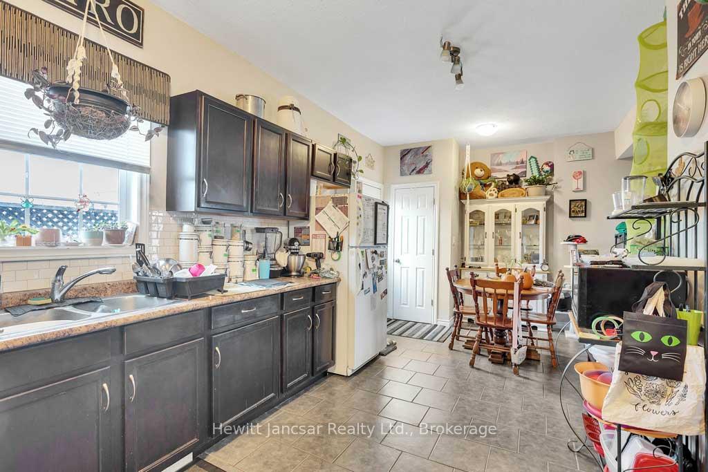 Photo 10 of 797 Hamilton Road, London, East M — HOMEH
