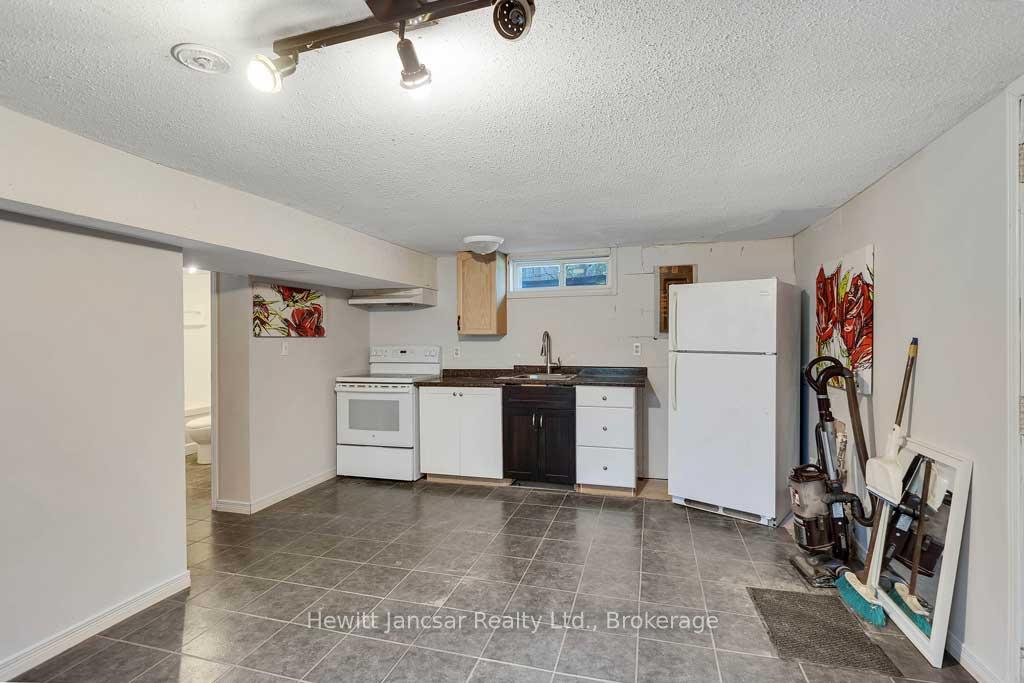 Photo 16 of 797 Hamilton Road, London, East M — HOMEH