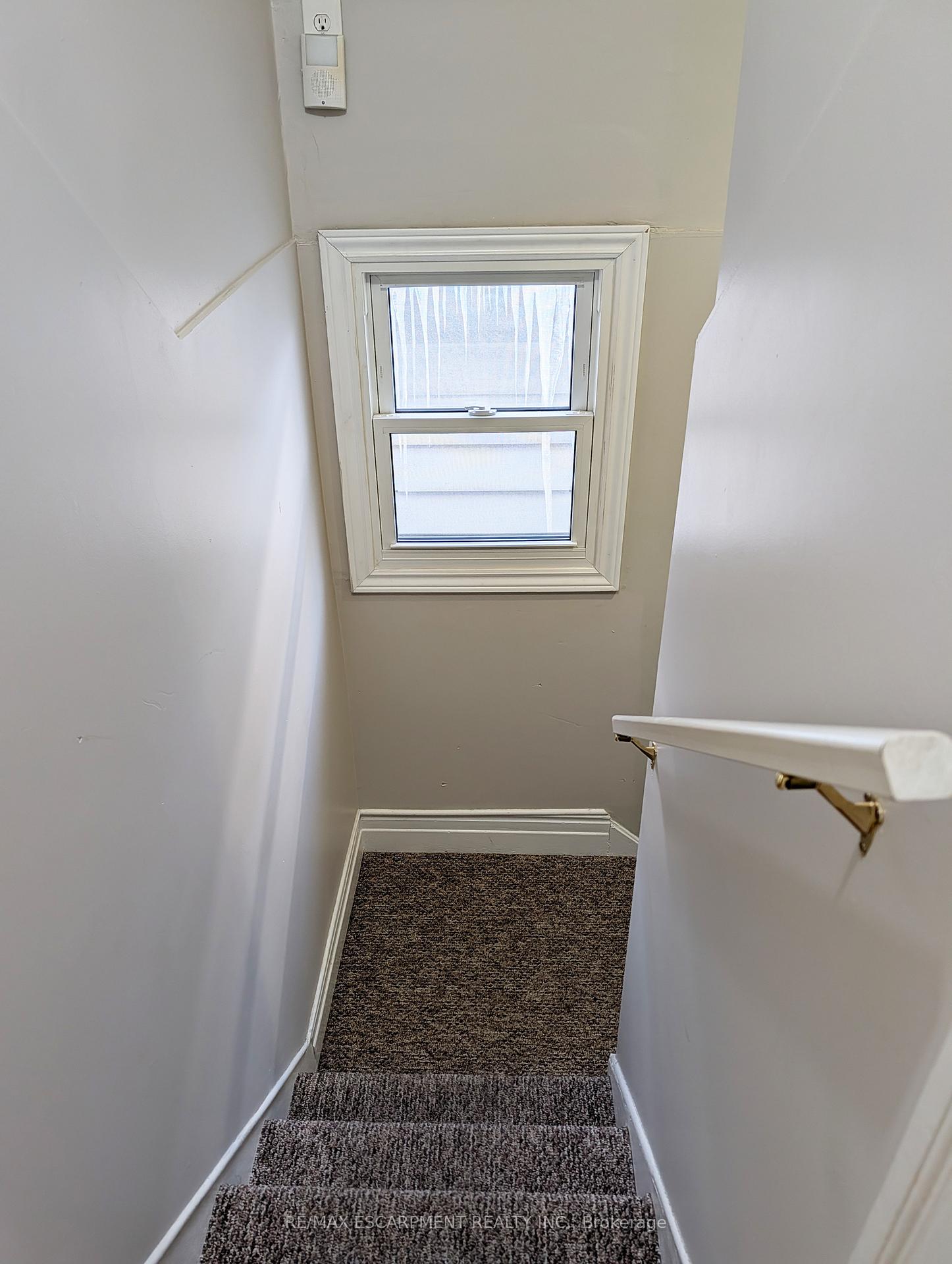 Photo 6 of Unit Upper, 12 East 24th Street, Hamilton, Eastmount — HOMEH