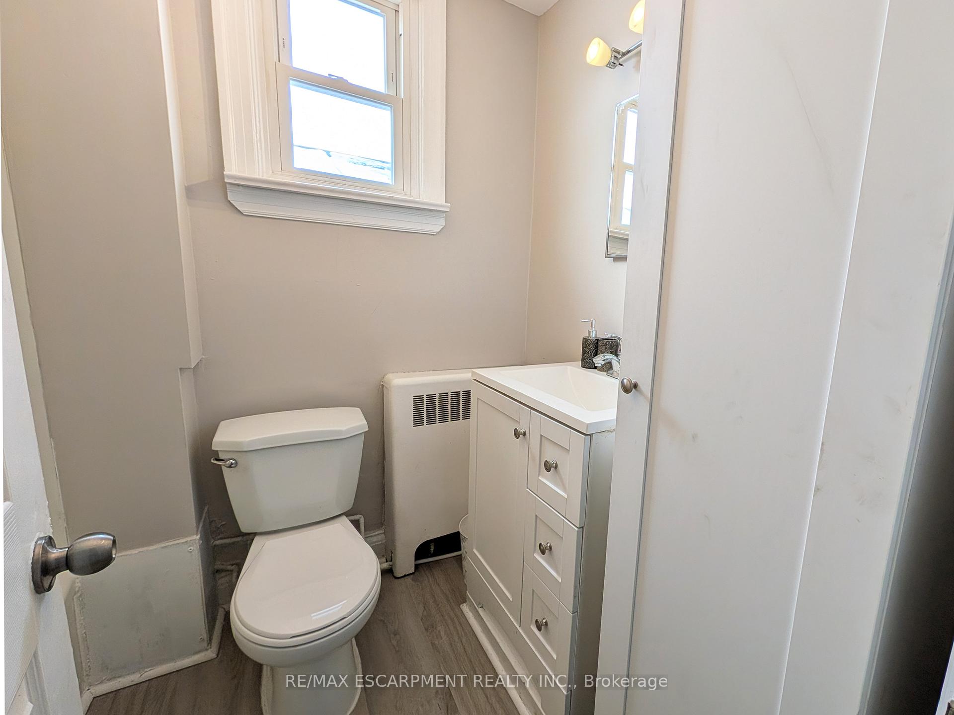 Photo 10 of Unit Upper, 12 East 24th Street, Hamilton, Eastmount — HOMEH