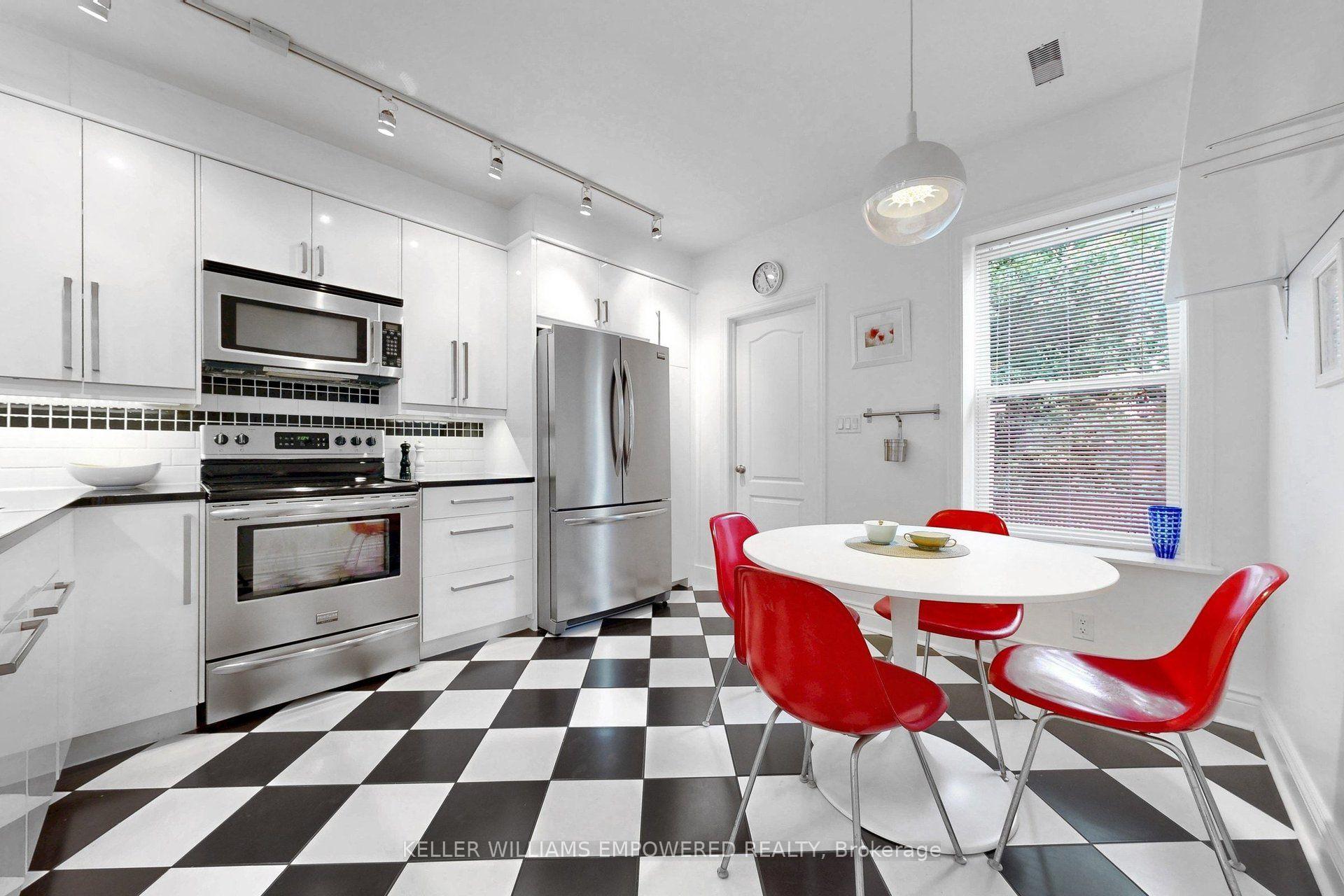 Photo 10 of 274 Wallace Avenue, Toronto, Dovercourt-Wallace Emerson-Junction — HOMEH