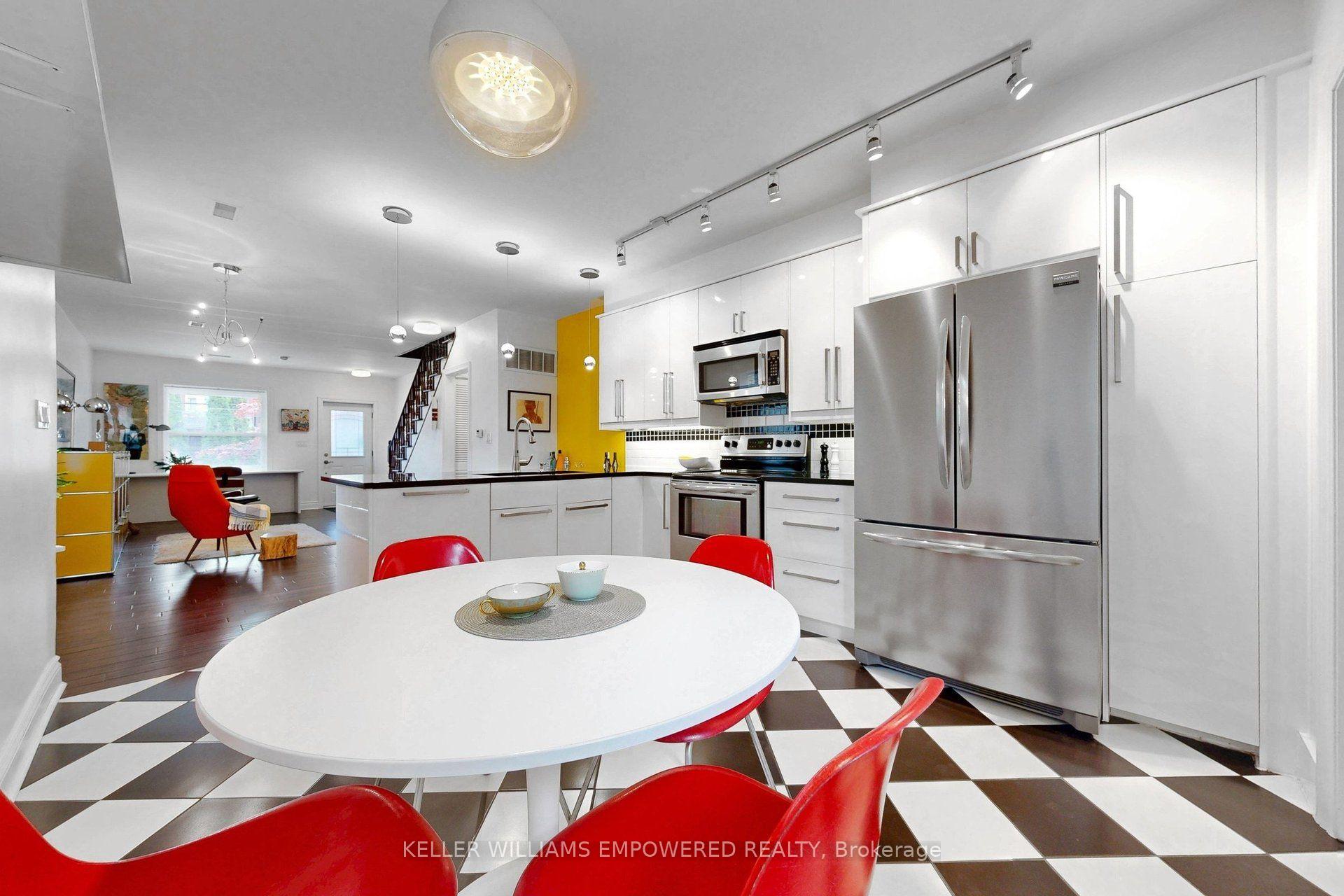 Photo 12 of 274 Wallace Avenue, Toronto, Dovercourt-Wallace Emerson-Junction — HOMEH
