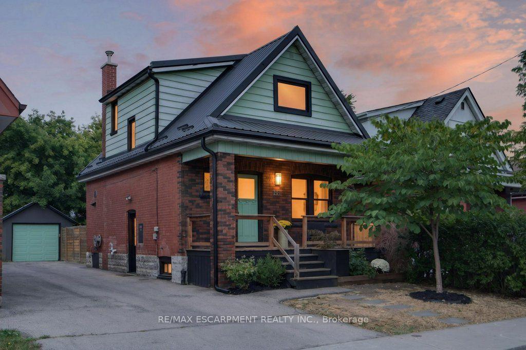 Photo 2 of 101 Cope Street, Hamilton, Homeside — HOMEH