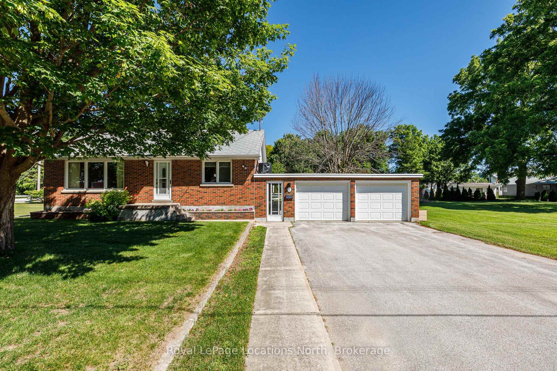 Photo 2 of 2 Buist Street, Clearview, Nottawa — HOMEH