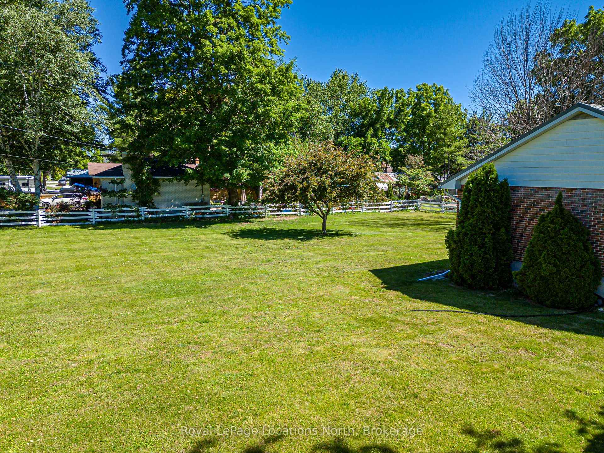Photo 4 of 2 Buist Street, Clearview, Nottawa — HOMEH