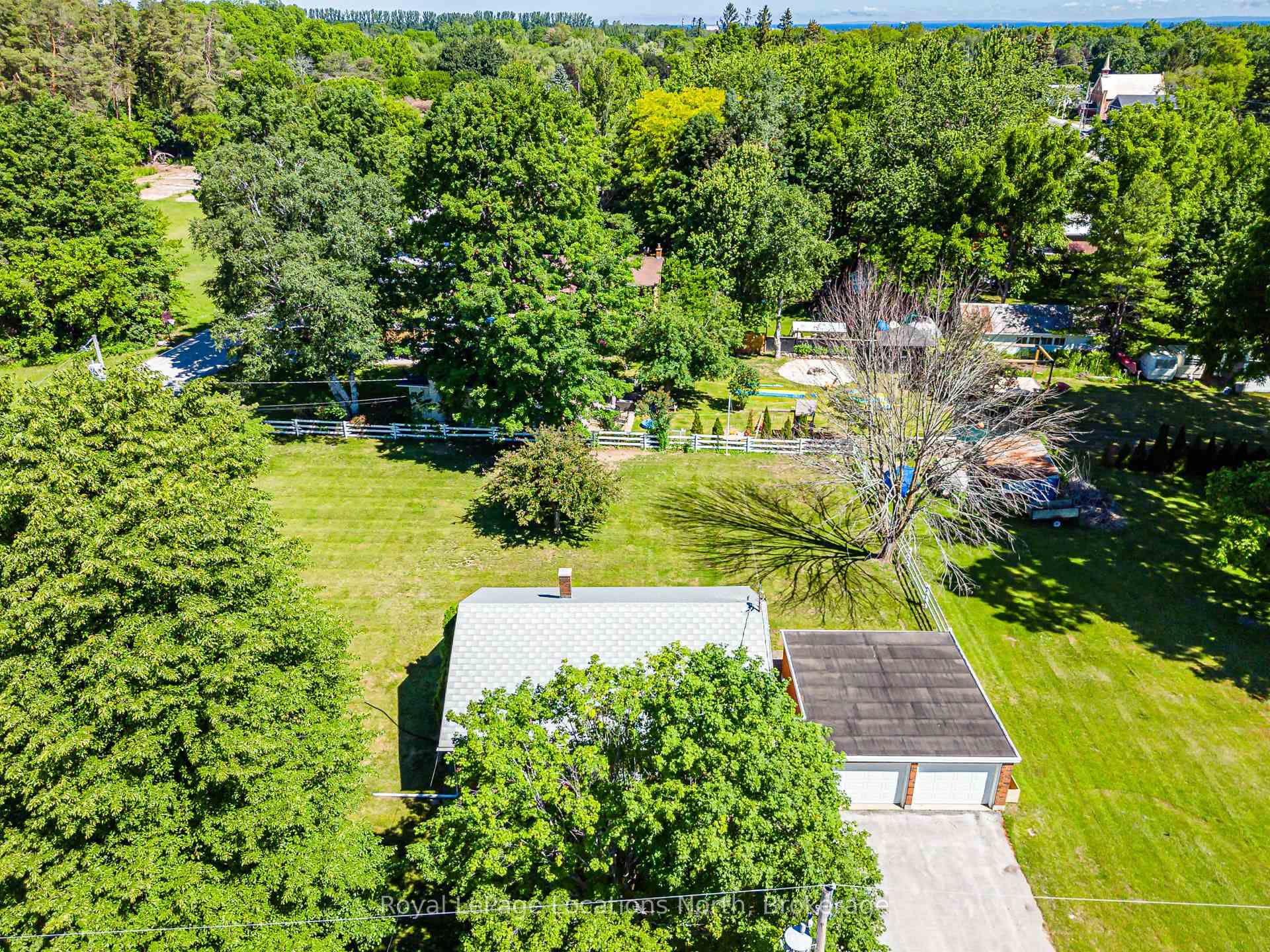 Photo 6 of 2 Buist Street, Clearview, Nottawa — HOMEH