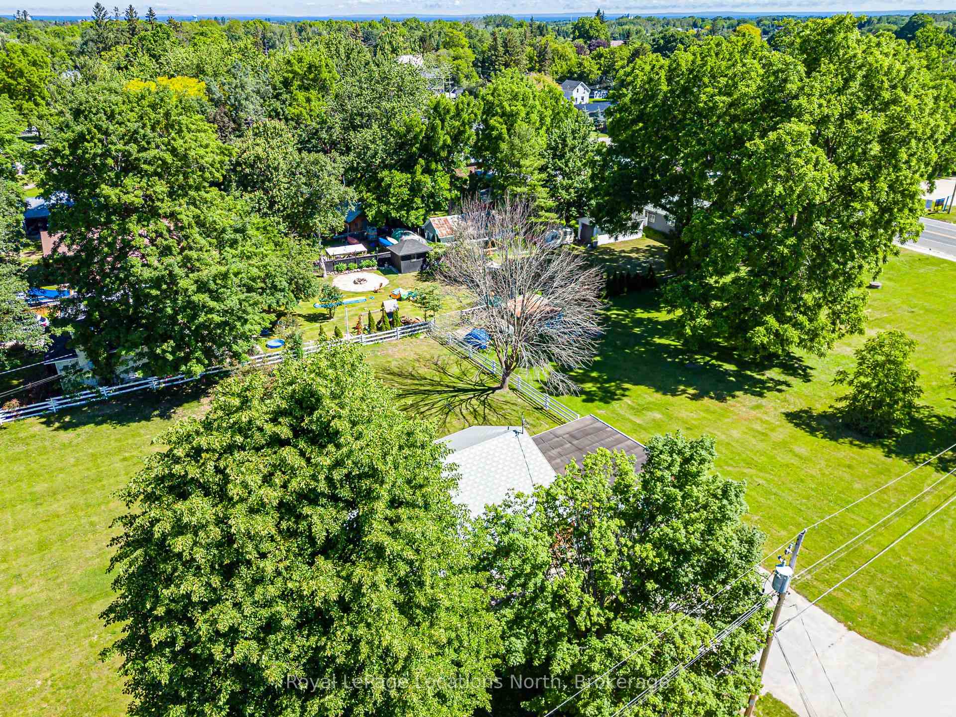 Photo 7 of 2 Buist Street, Clearview, Nottawa — HOMEH