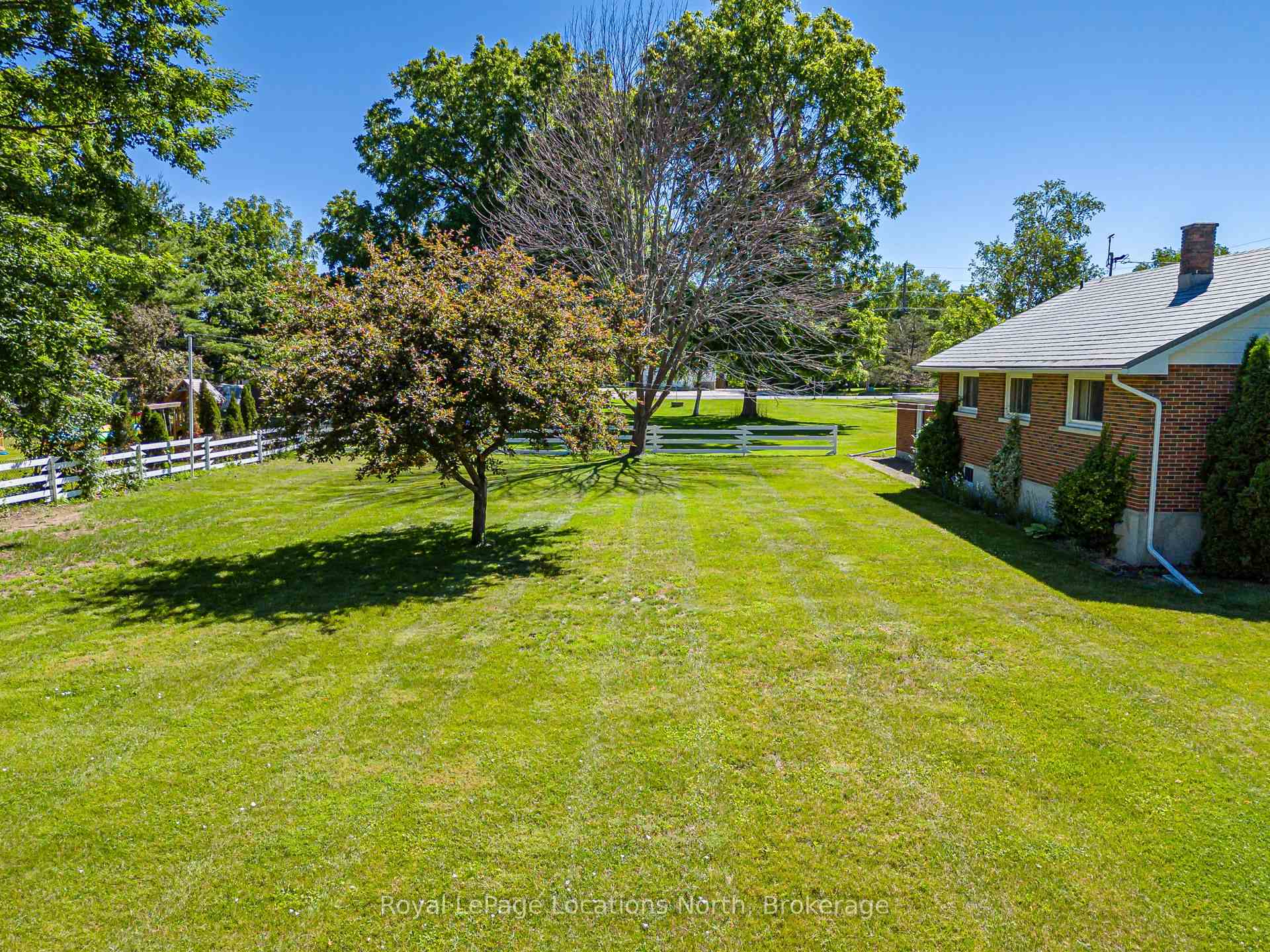 Photo 35 of 2 Buist Street, Clearview, Nottawa — HOMEH