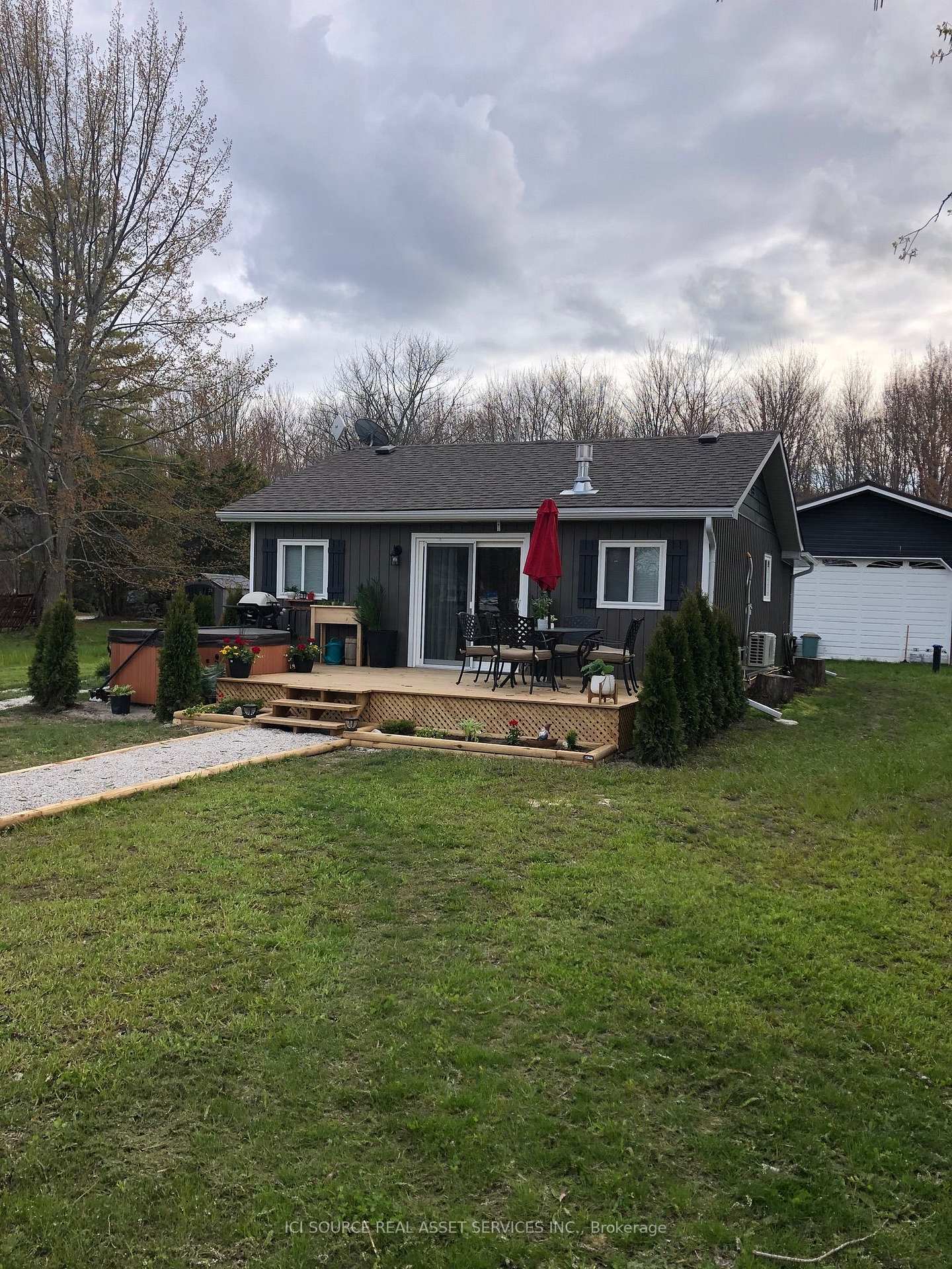 Photo 5 of 4089 Glen Cedar Drive, Ramara, Rural Ramara — HOMEH