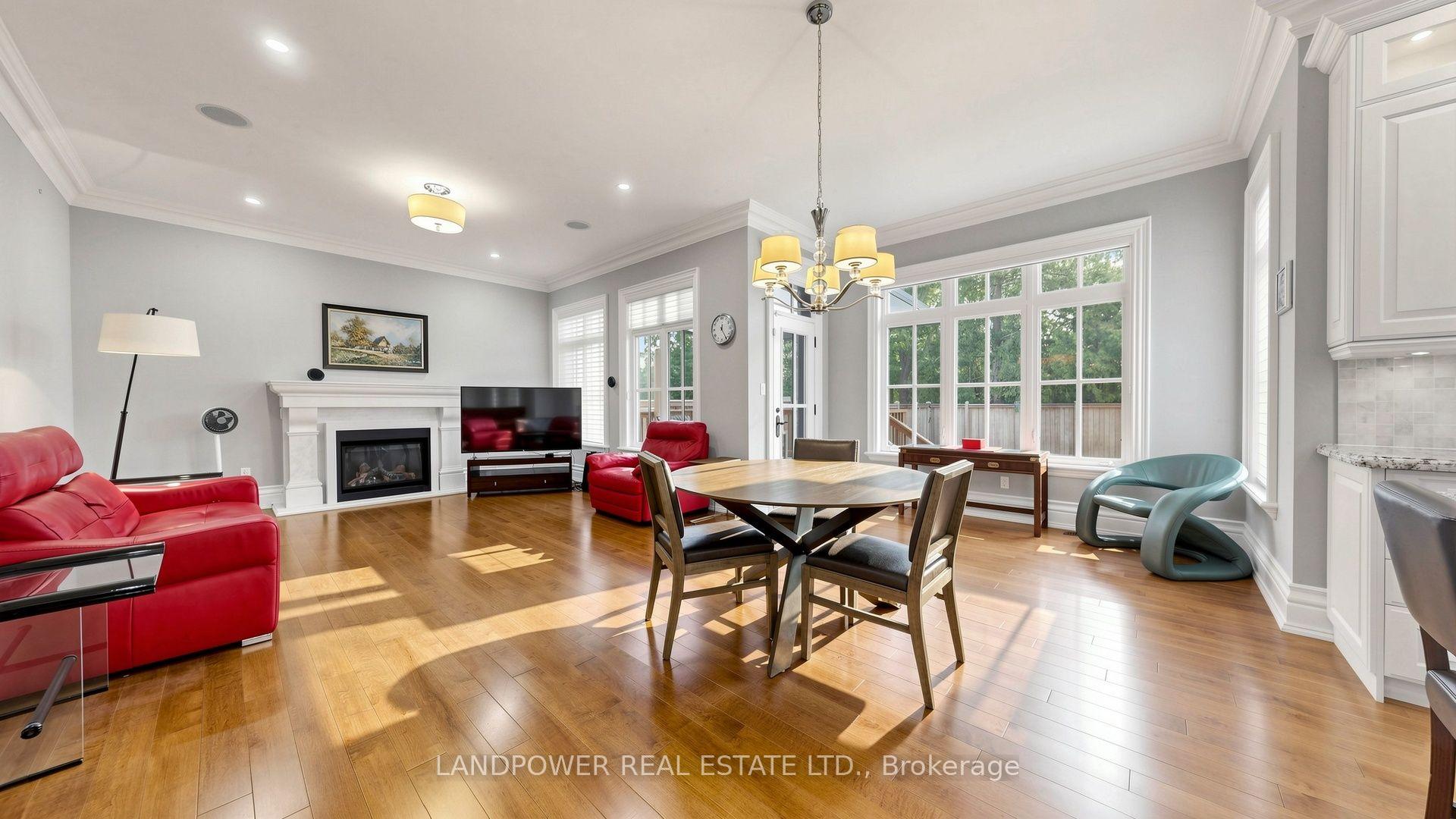 Photo 4 of 37 Pomander Road, Markham, Unionville — HOMEH