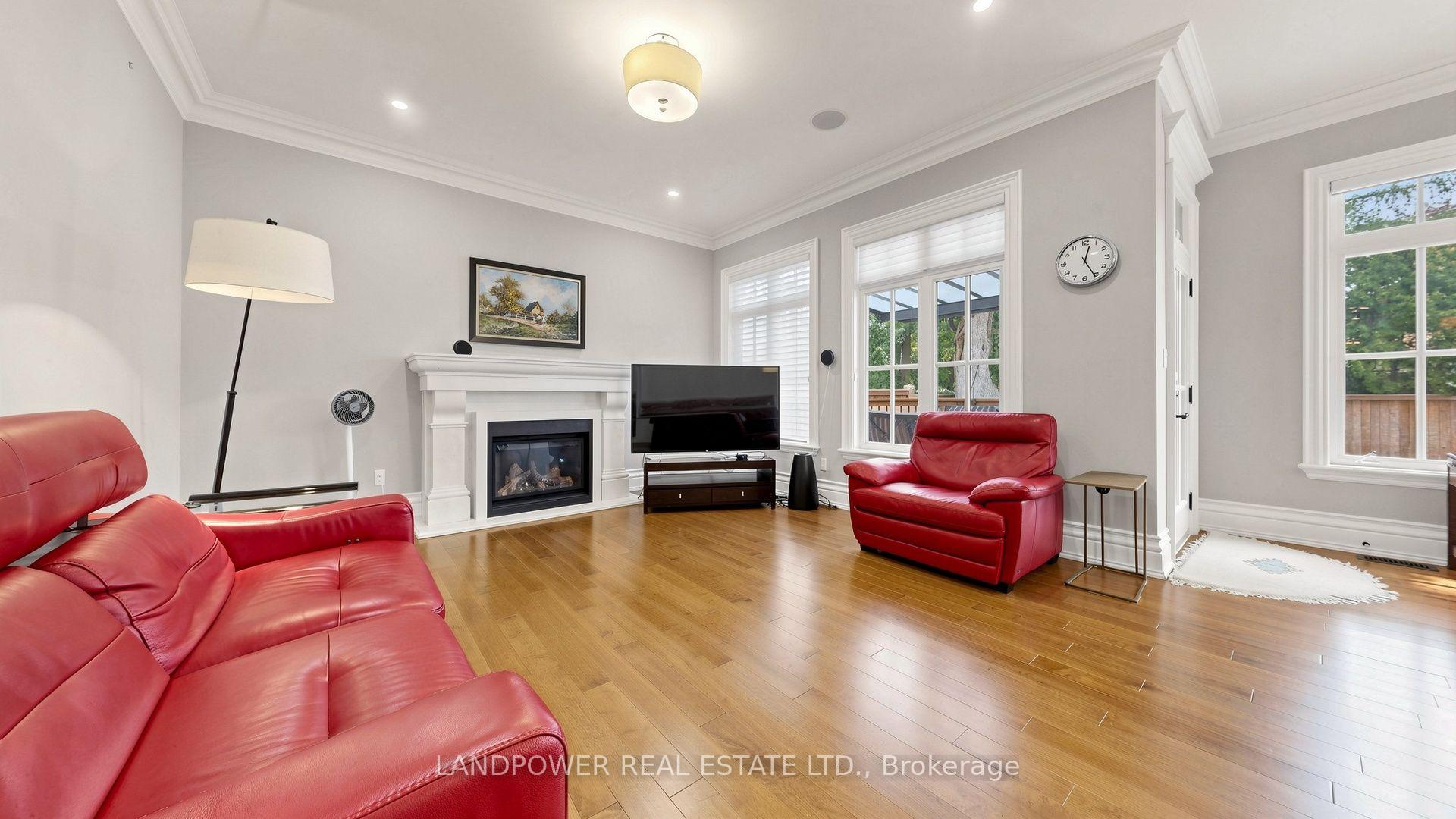 Photo 6 of 37 Pomander Road, Markham, Unionville — HOMEH