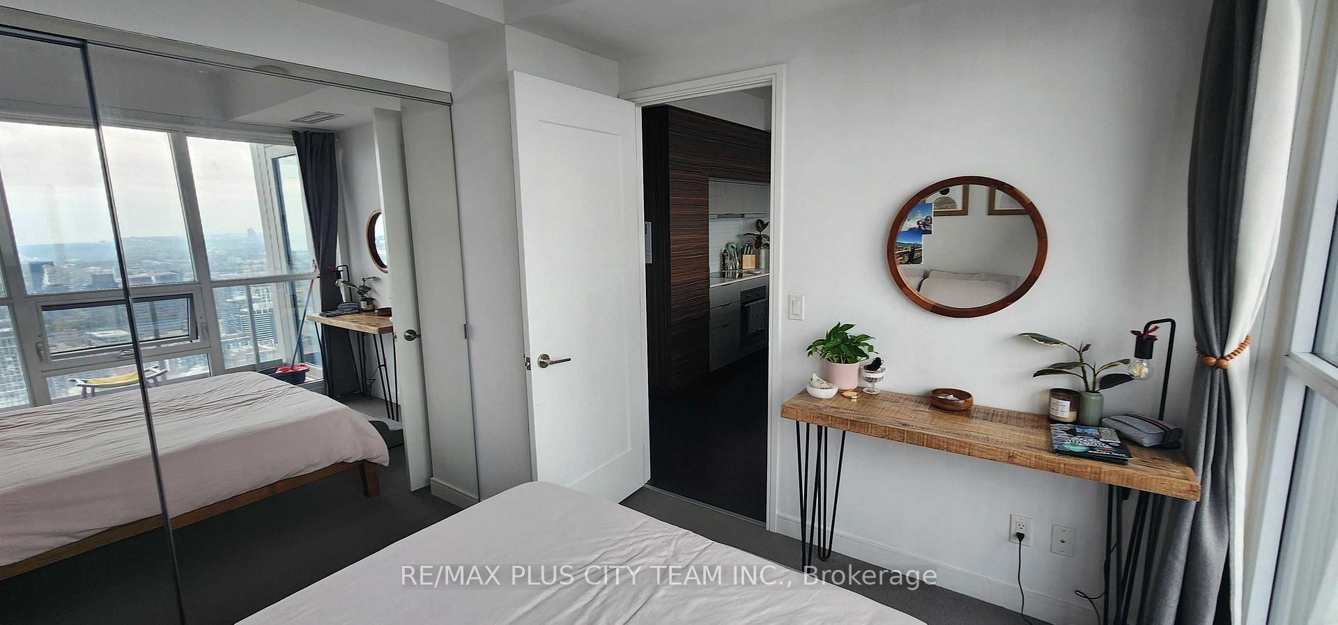Photo 8 of Unit 5105, 88 Scott Street, Toronto, Church-Yonge Corridor — HOMEH