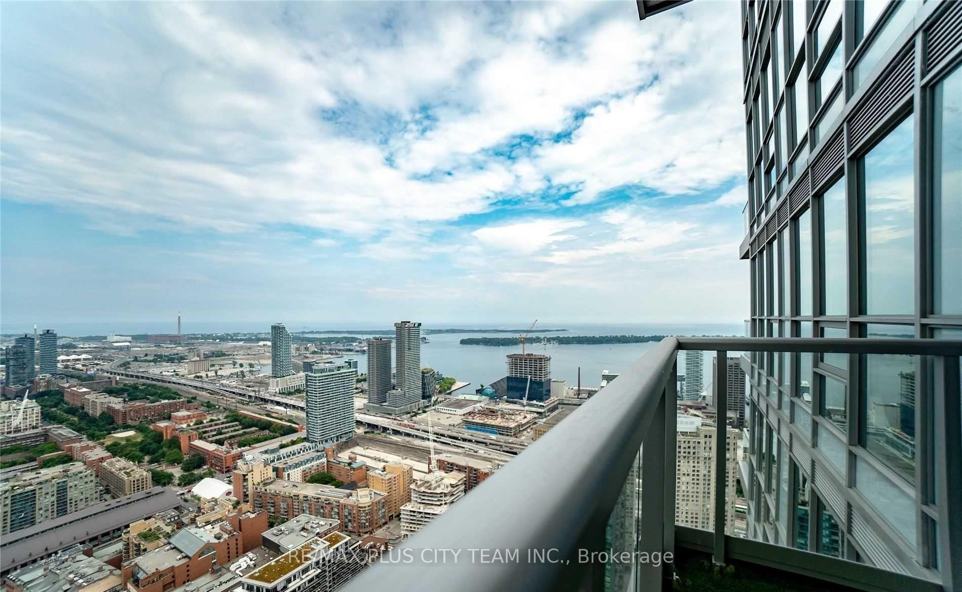 Photo 14 of Unit 5105, 88 Scott Street, Toronto, Church-Yonge Corridor — HOMEH