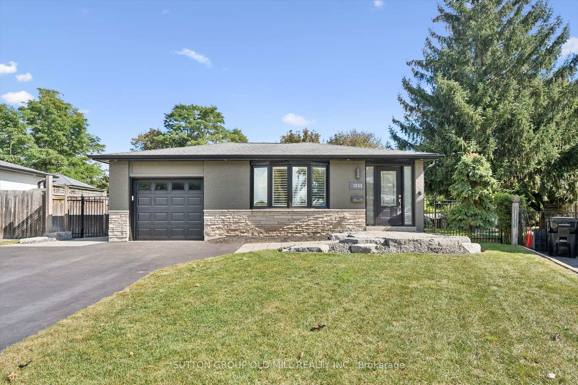 Photo 2 of 1233 Michael Crescent, Cambridge, Lang's Farm — HOMEH