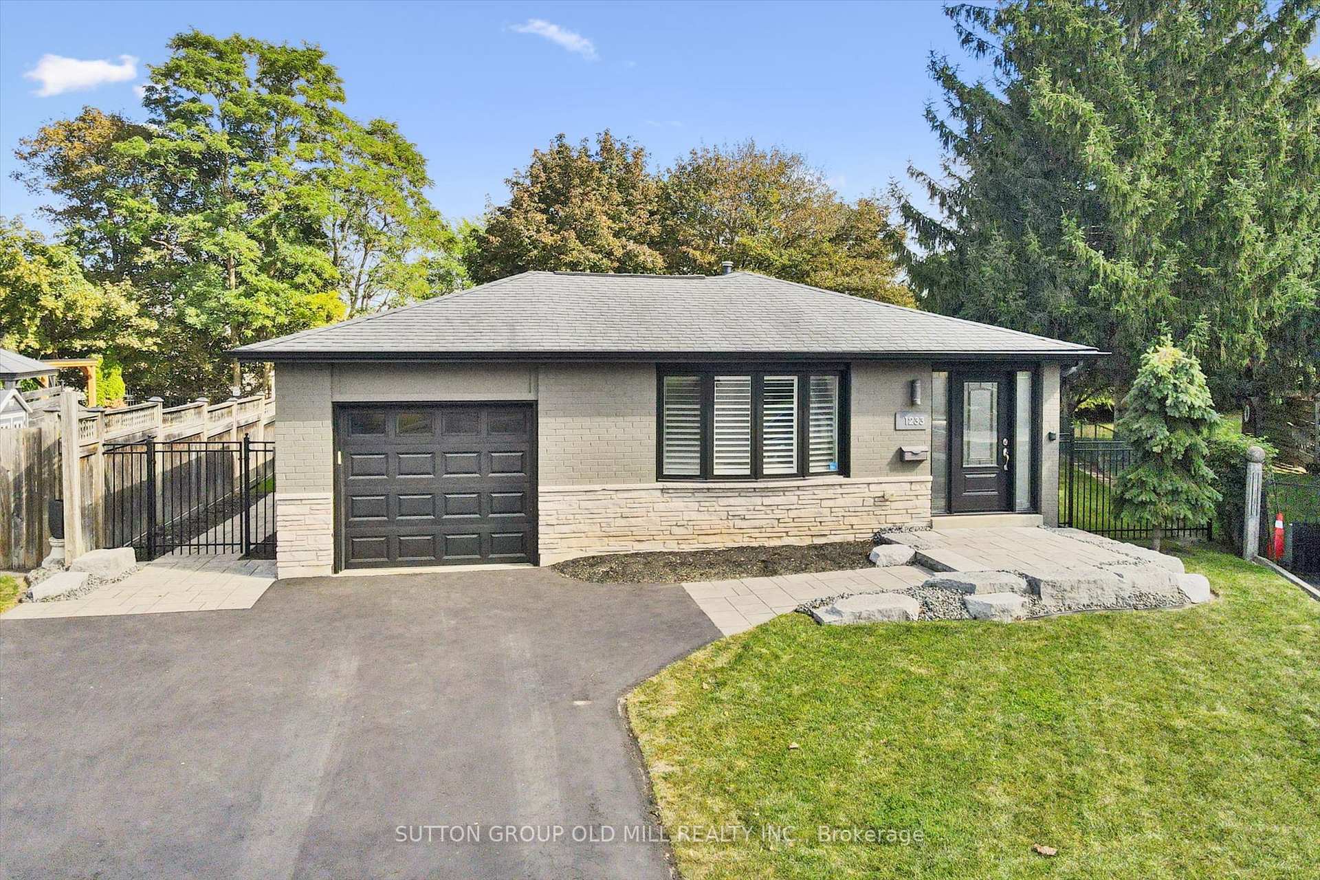 Photo 3 of 1233 Michael Crescent, Cambridge, Lang's Farm — HOMEH